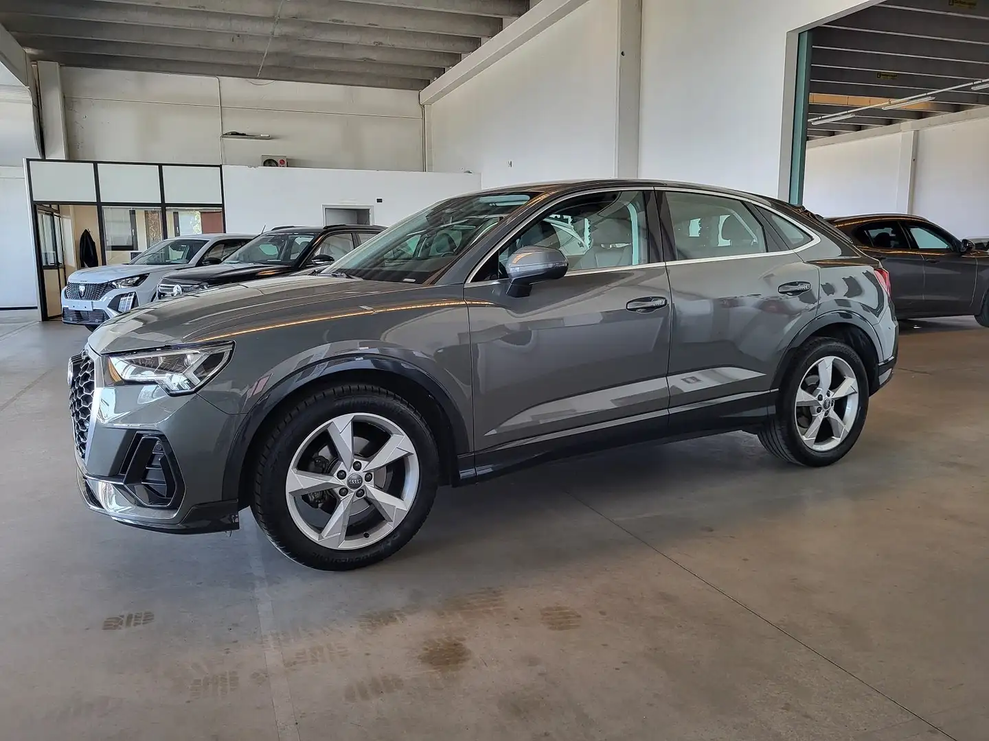 Audi Q3 Sportback 35 2.0 tdi s-tronic BUSINESS 150CV Grigio - 1