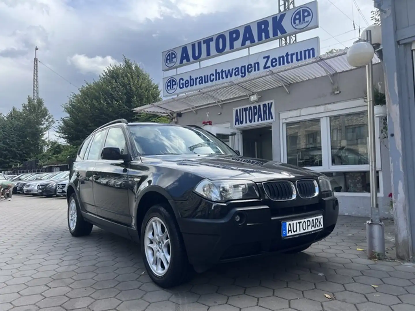 BMW X3 2.0i *Klima*Navi*PDC*6 Gang*Alu Schwarz - 1