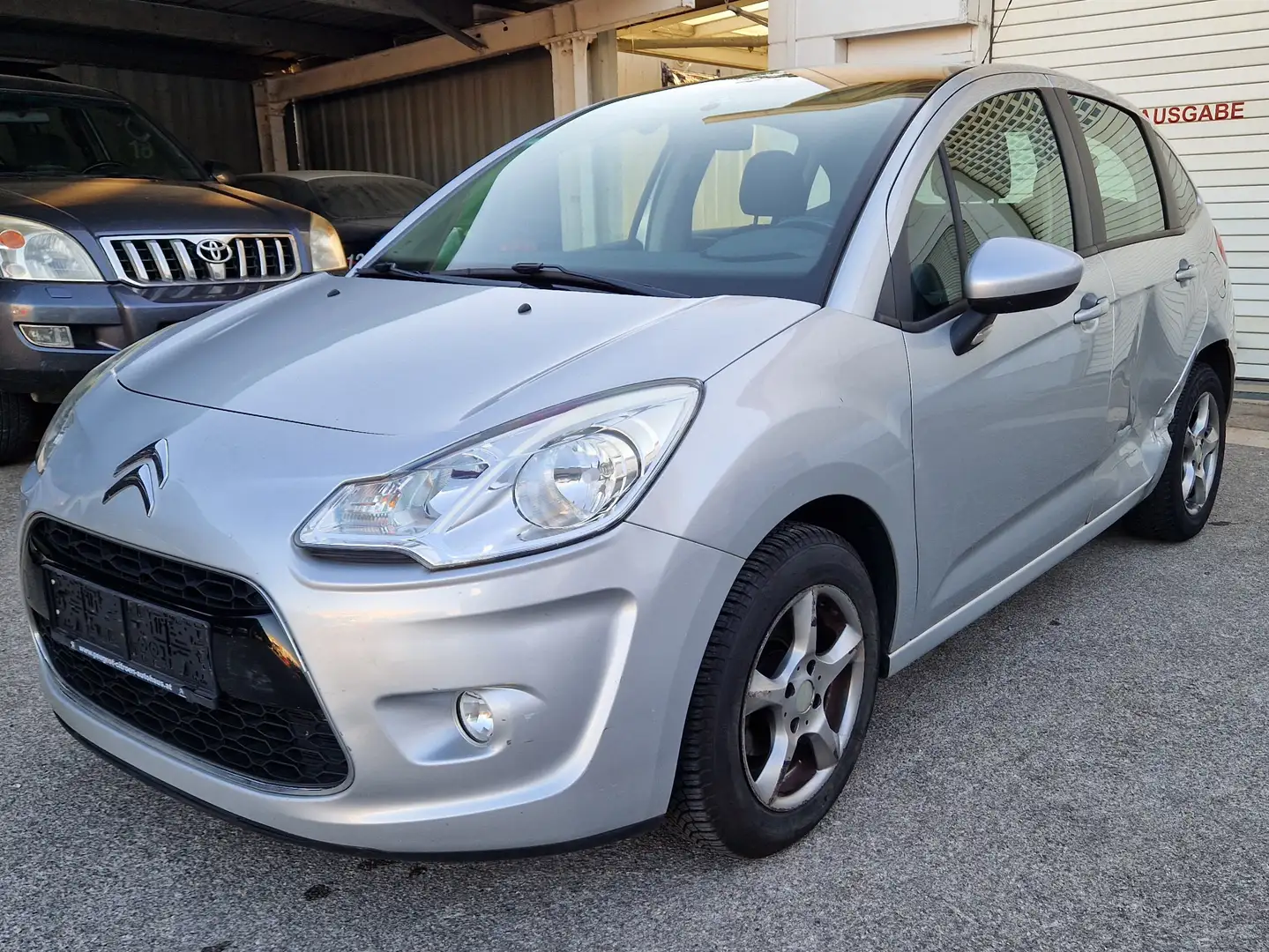 Citroen C3 C3 1,4 Comfort Airdream Comfort Airdream Silber - 1