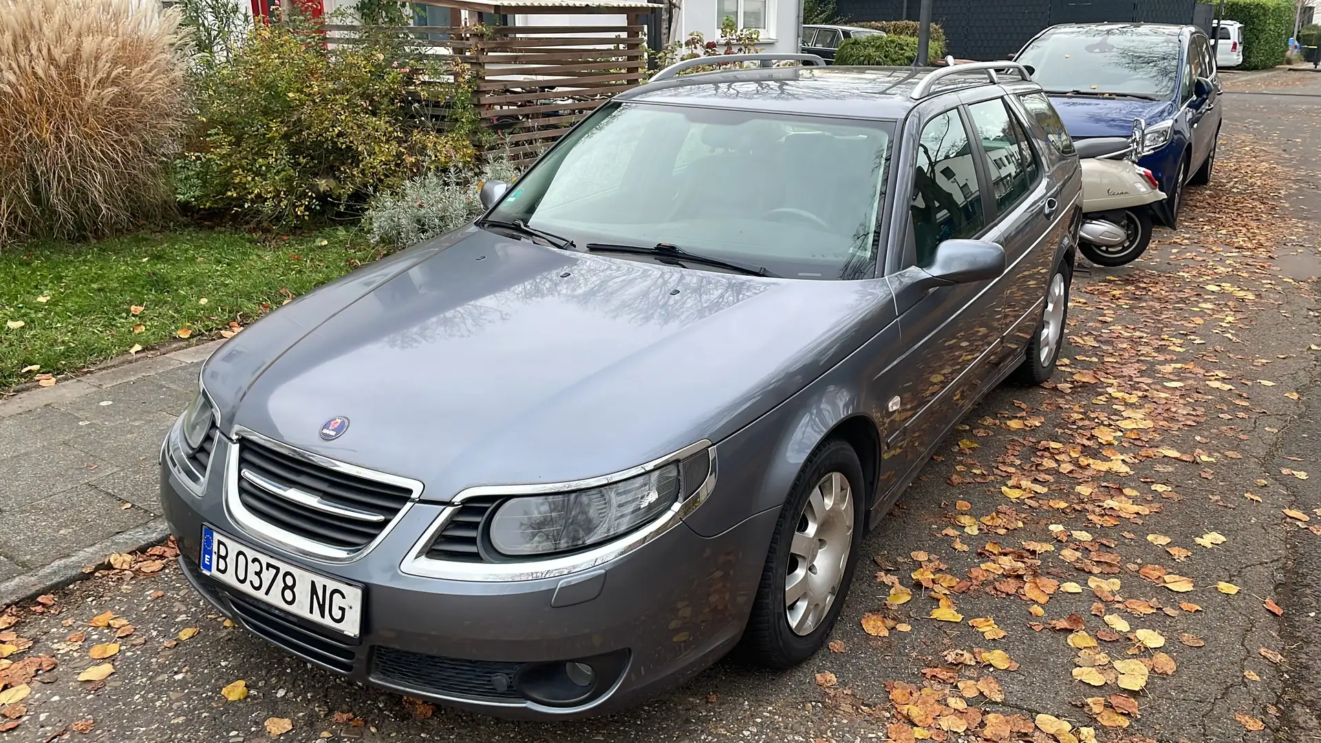 Saab 9-5 Vector Grau - 1