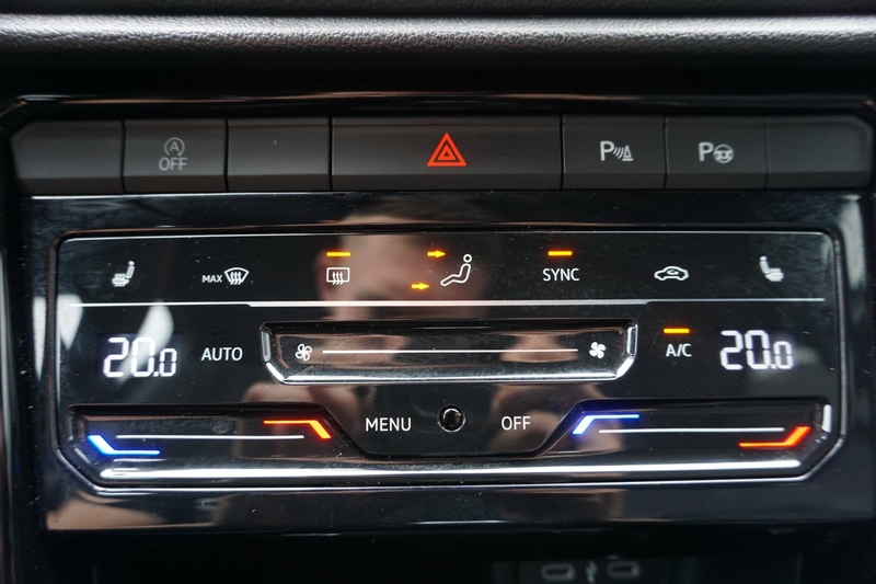 Volkswagen T-Roc 2.0 TSI 4Motion R-Line Business — photo 17