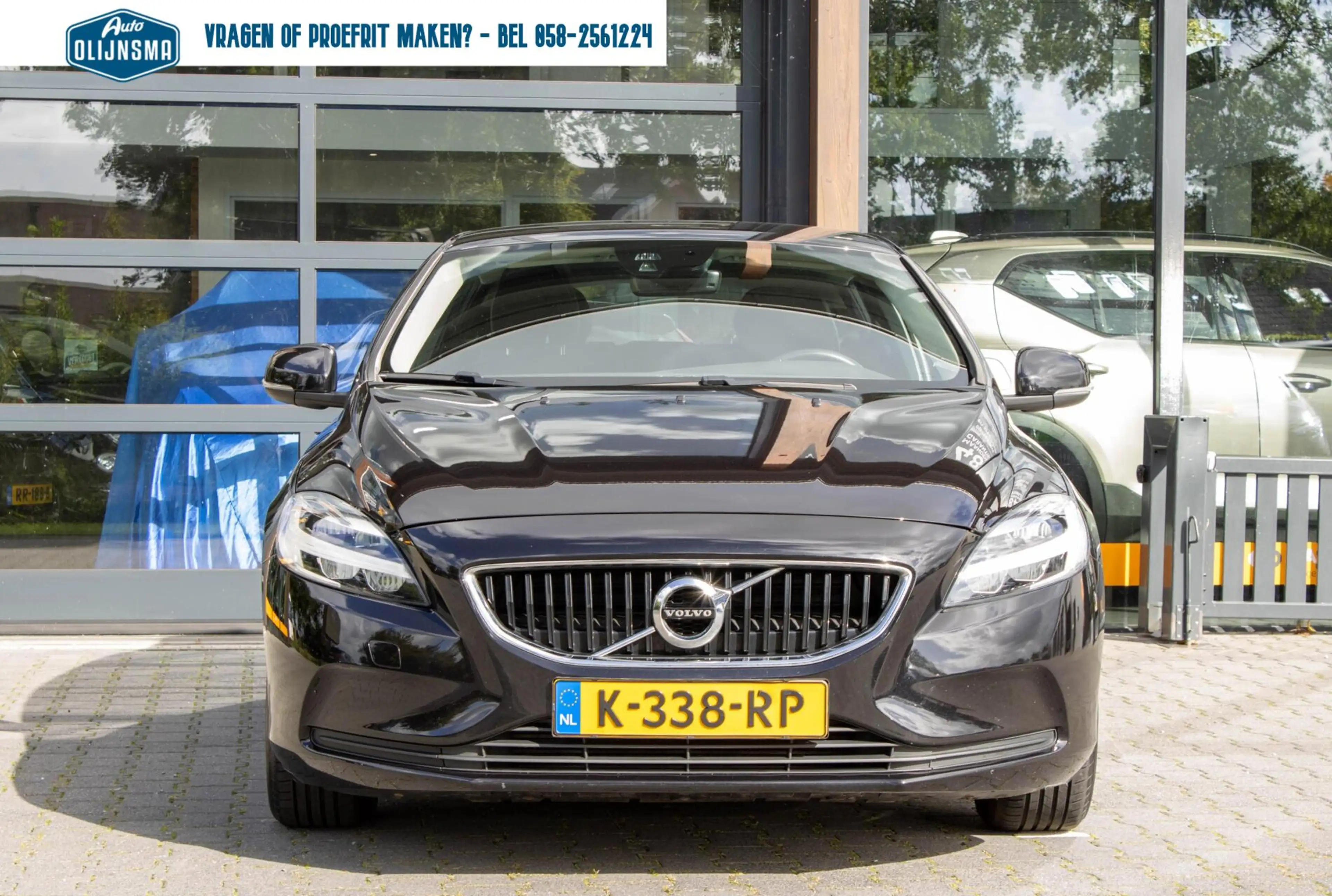 Volvo V40 2.0 T2 Inscription|Parkeersensor achter|Bleutooth| — photo 2