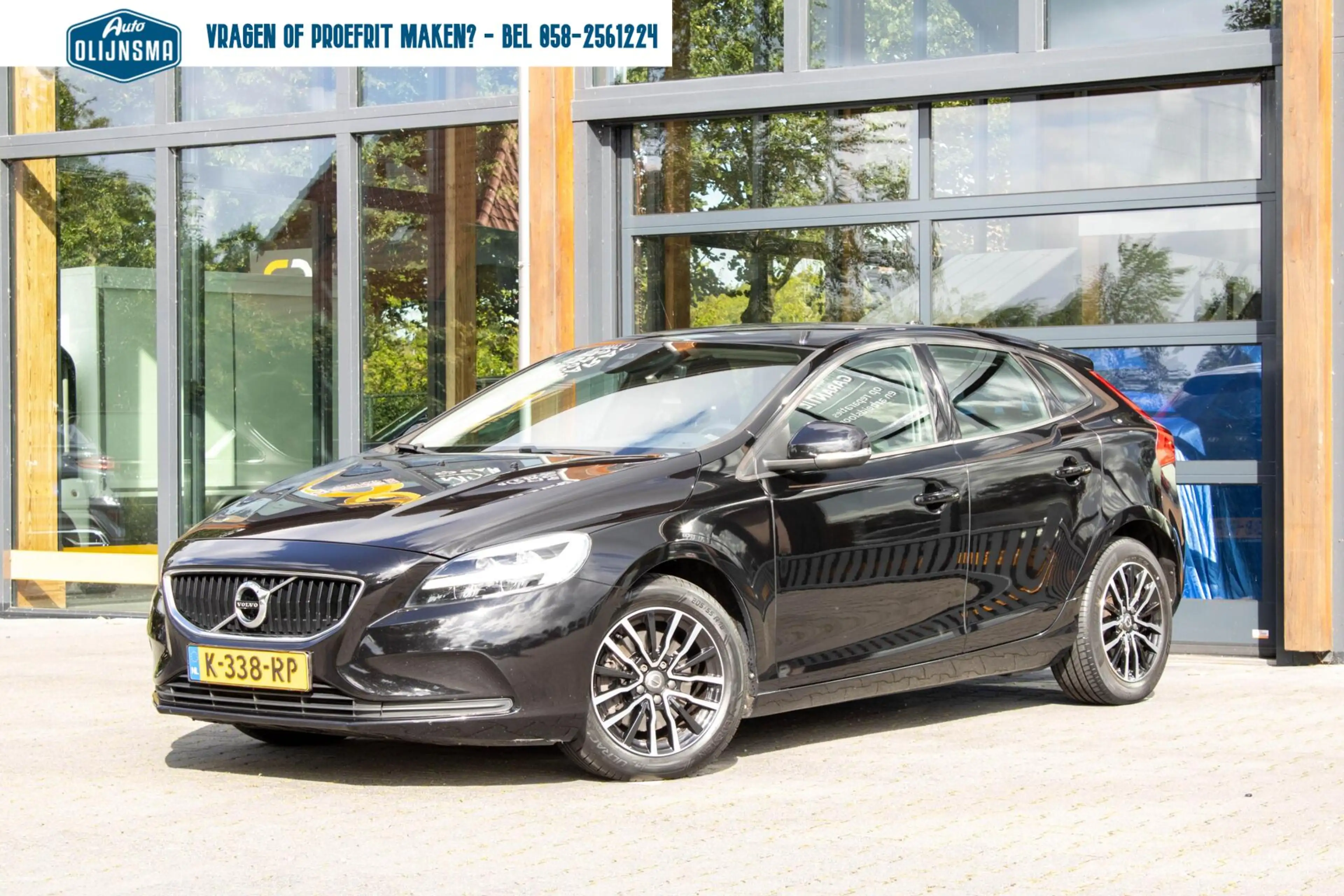 Volvo V40 2.0 T2 Inscription|Parkeersensor achter|Bleutooth| — photo 3