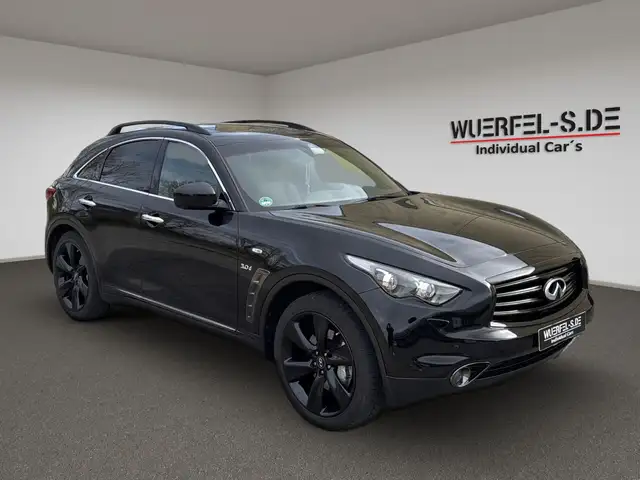 Infiniti QX70 3.0 d S+21"+AHK+Memory+ACC+Black