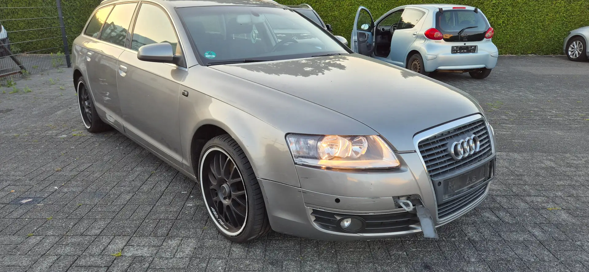 Audi A6 Avant 2.4 Gris - 2