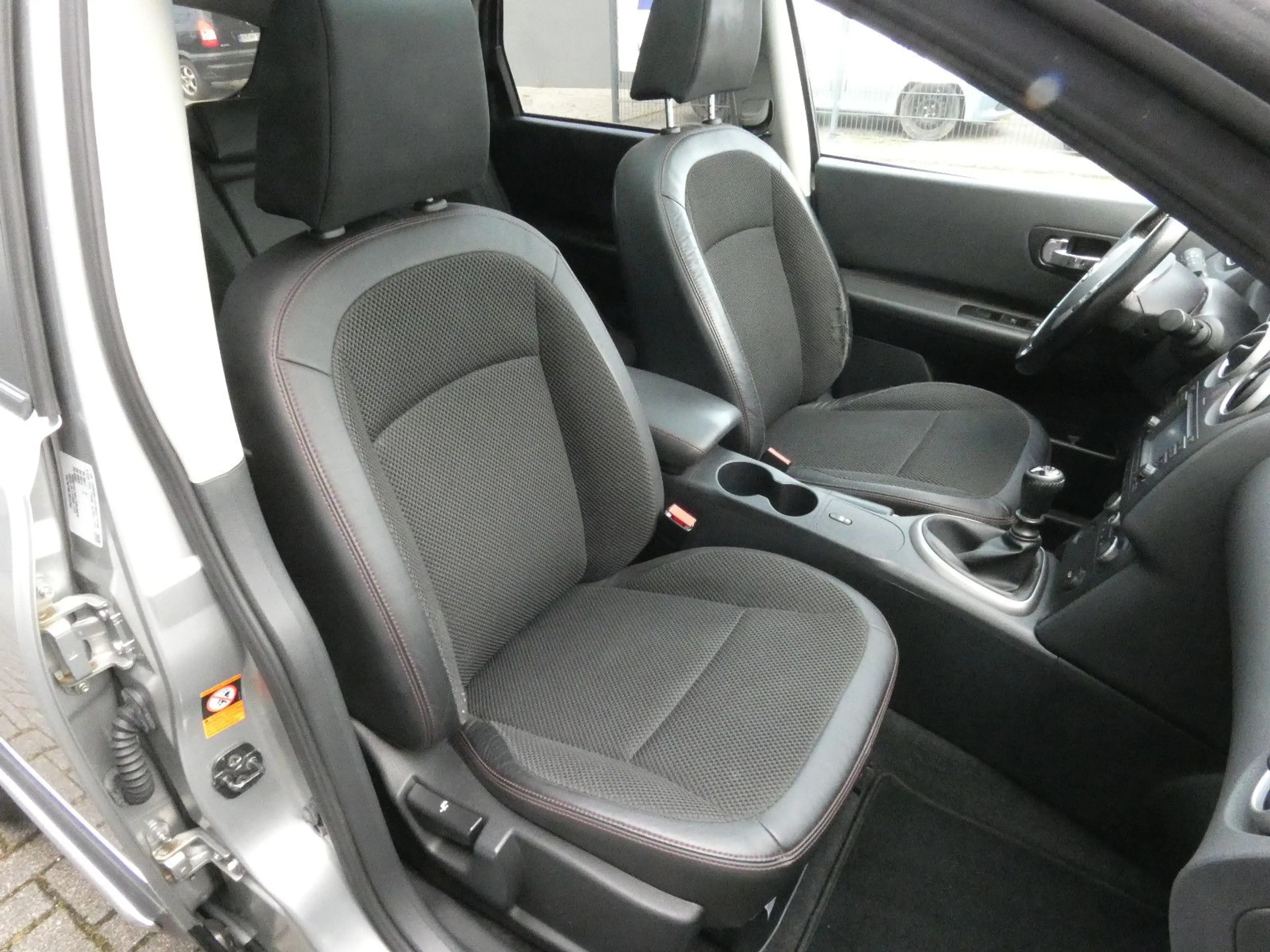 Nissan Qashqai 2.0 I-Way*Panorama*18-Zoll*1.Hand* — photo 11
