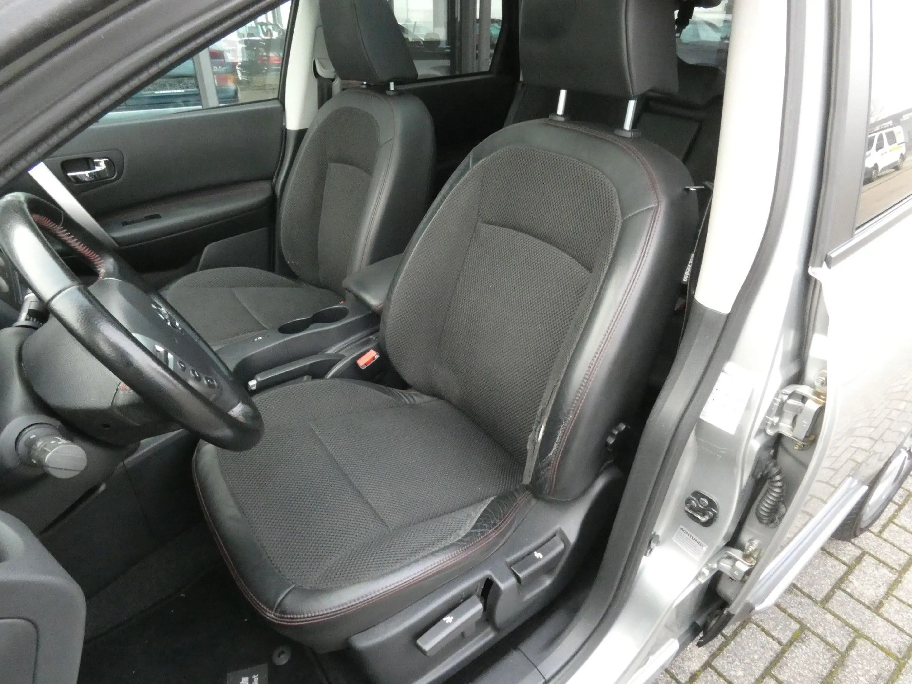 Nissan Qashqai 2.0 I-Way*Panorama*18-Zoll*1.Hand* — photo 10