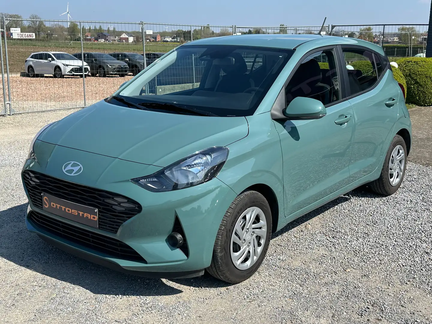Hyundai i10 1.0i Twist automaat Зелёный - 1