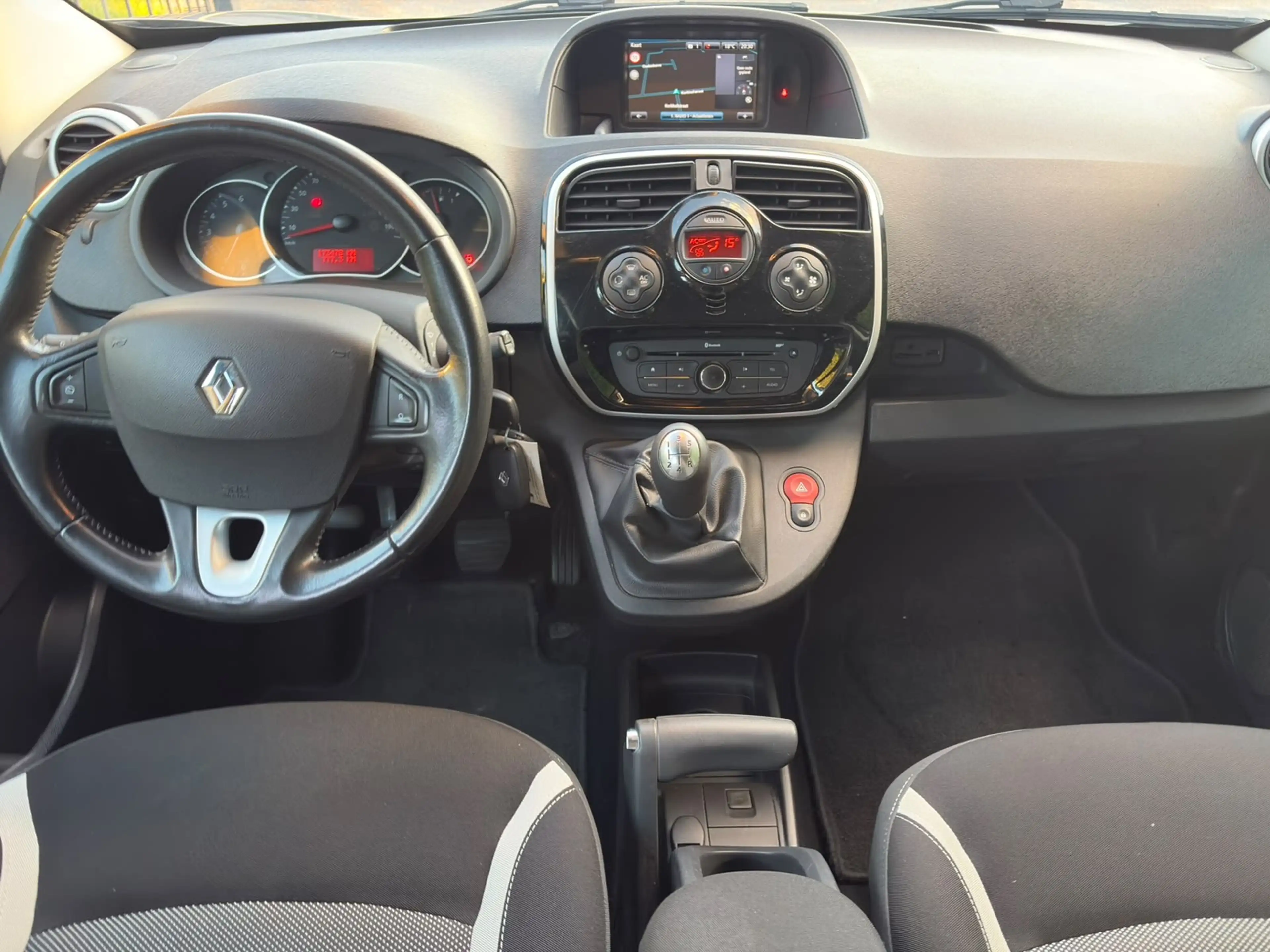 Renault Kangoo Grand Kangoo 1.5 dCi — photo 9