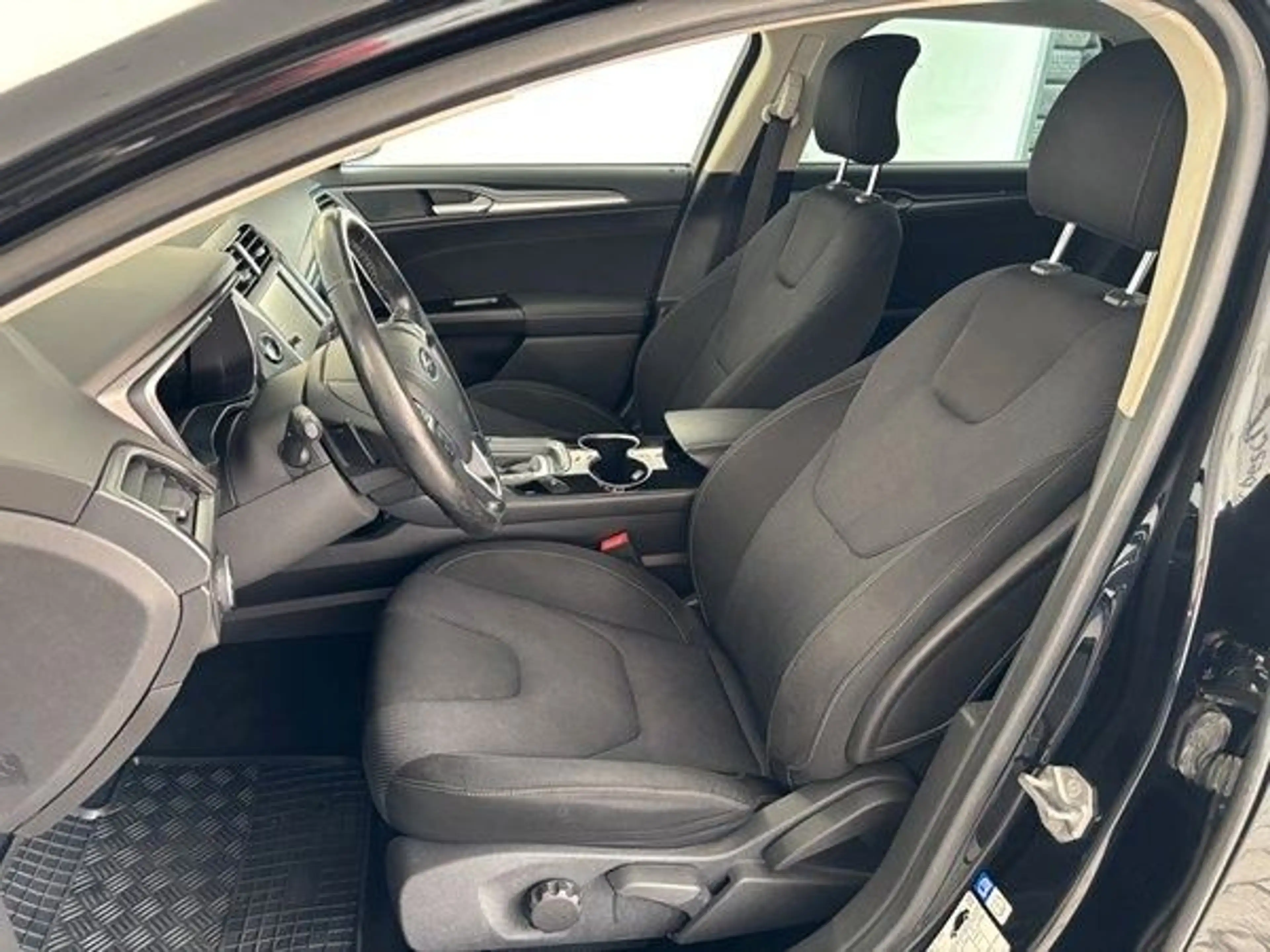 Ford Mondeo Turnier 2.0 TDCi Aut. Titanium — photo 9