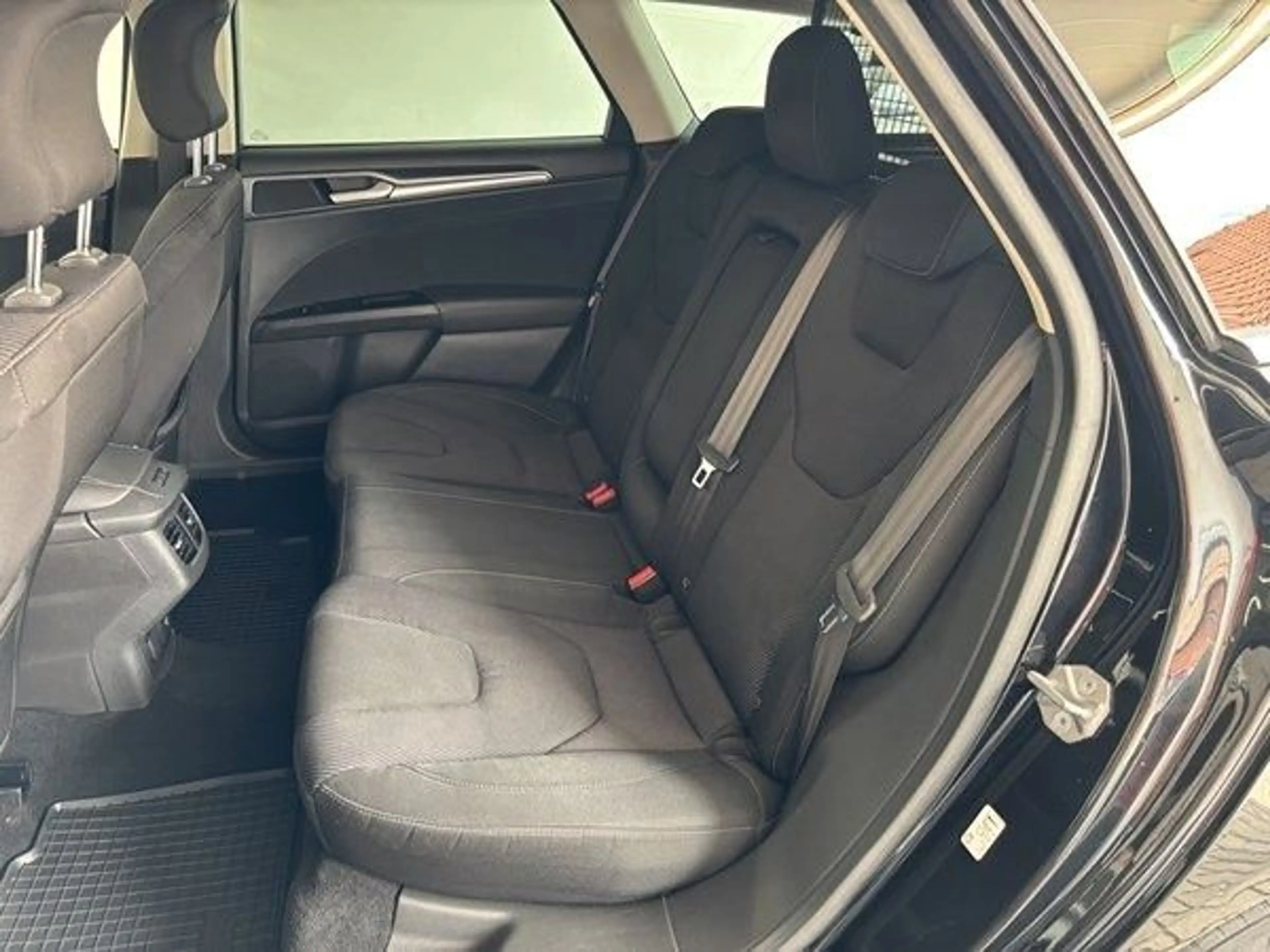 Ford Mondeo Turnier 2.0 TDCi Aut. Titanium — photo 11