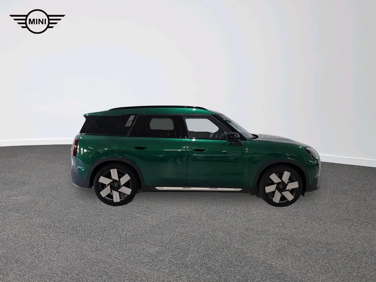 MINI Countryman SE All4 Favoured Trim Verde - 2