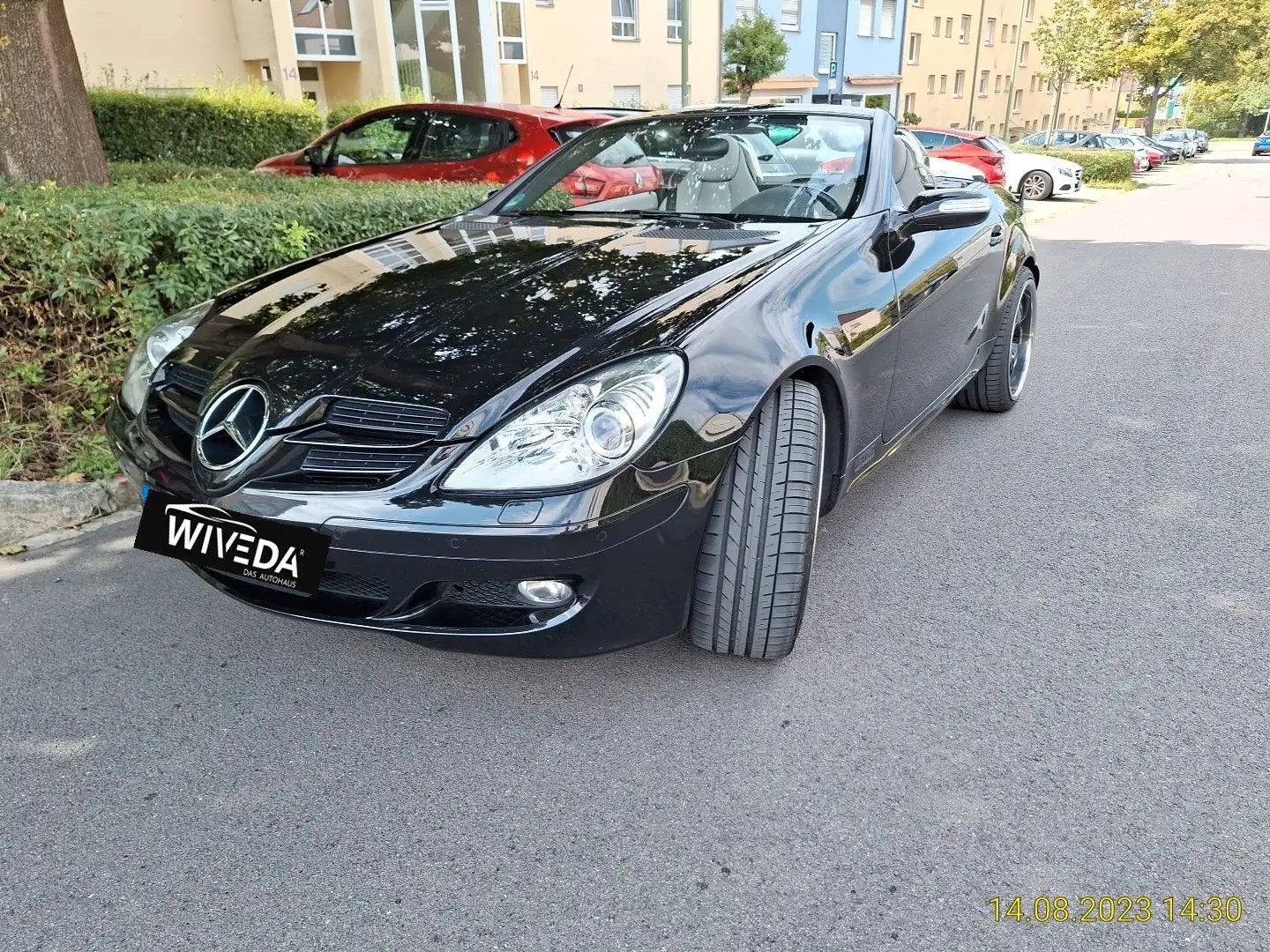 Mercedes-Benz SLK 350 Roadster Aut. NAVI~XENON~LEDER~SHZ Czarny - 2