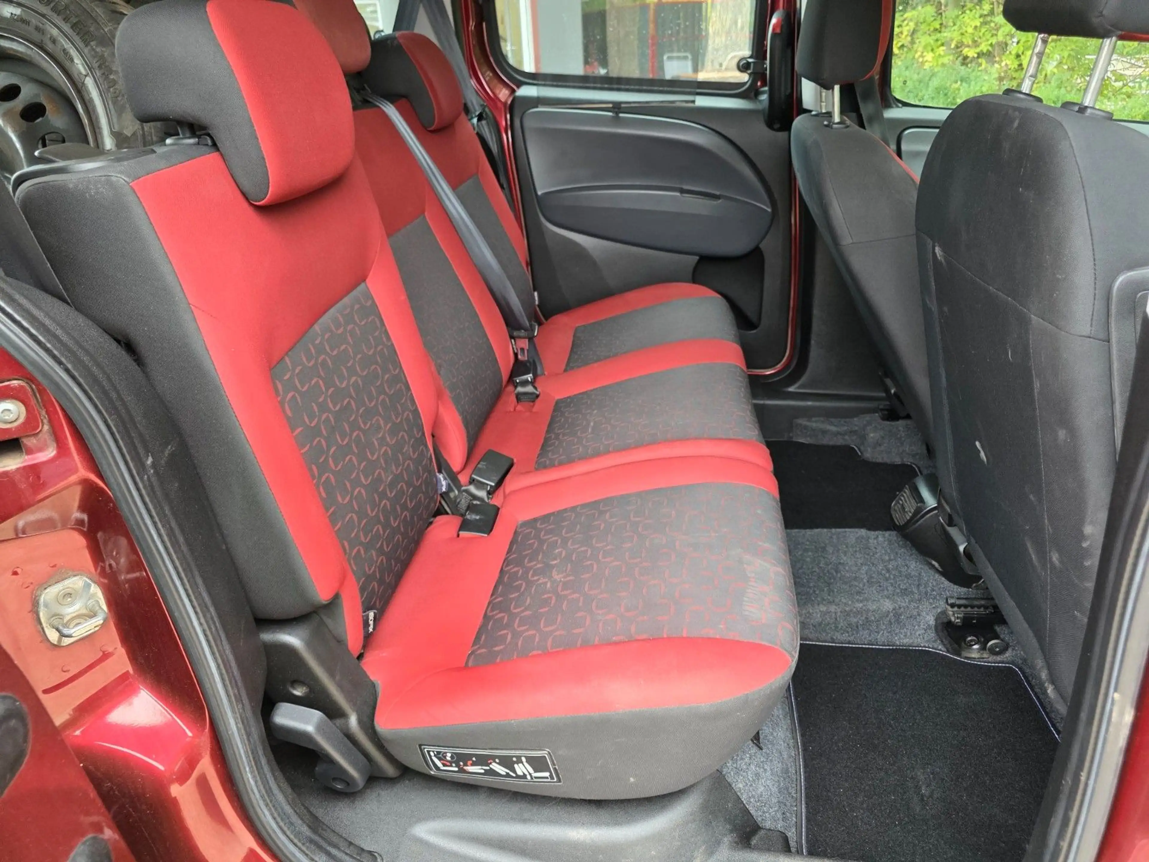 Fiat Doblo 1.4  --7 Sitze — photo 6