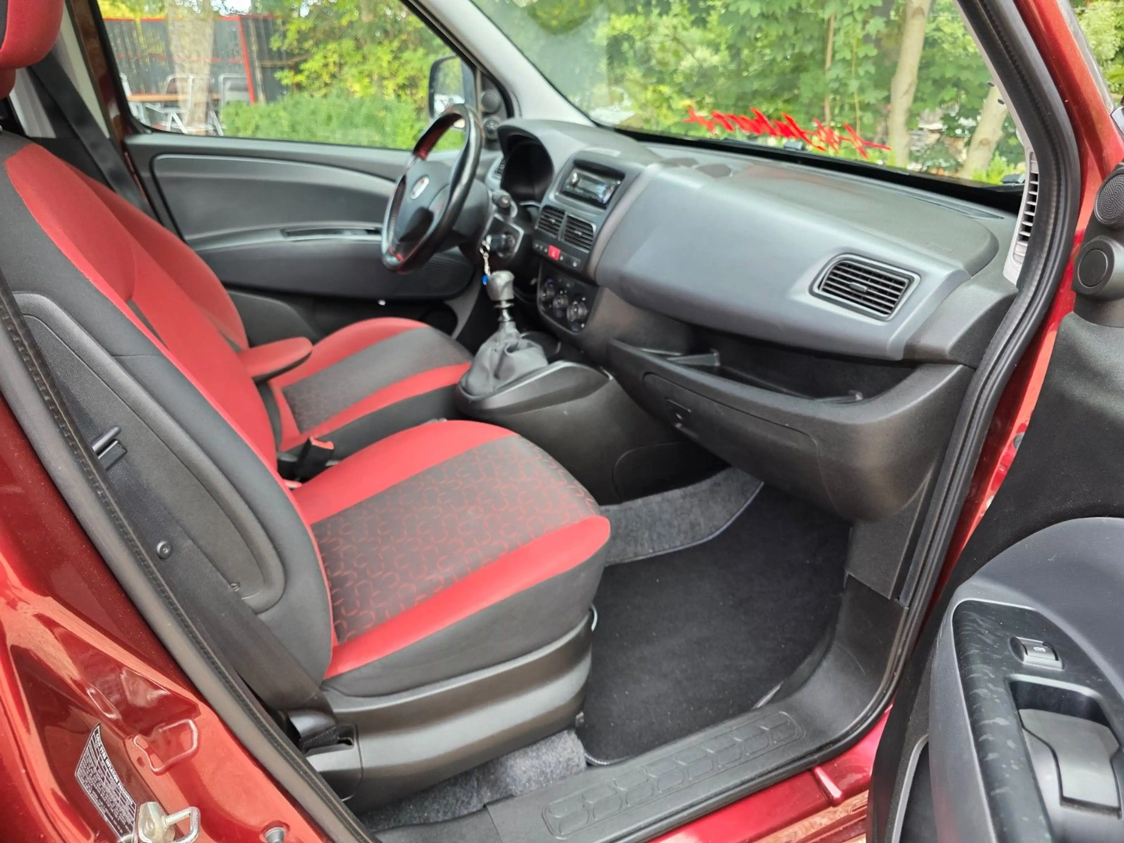 Fiat Doblo 1.4  --7 Sitze — photo 5