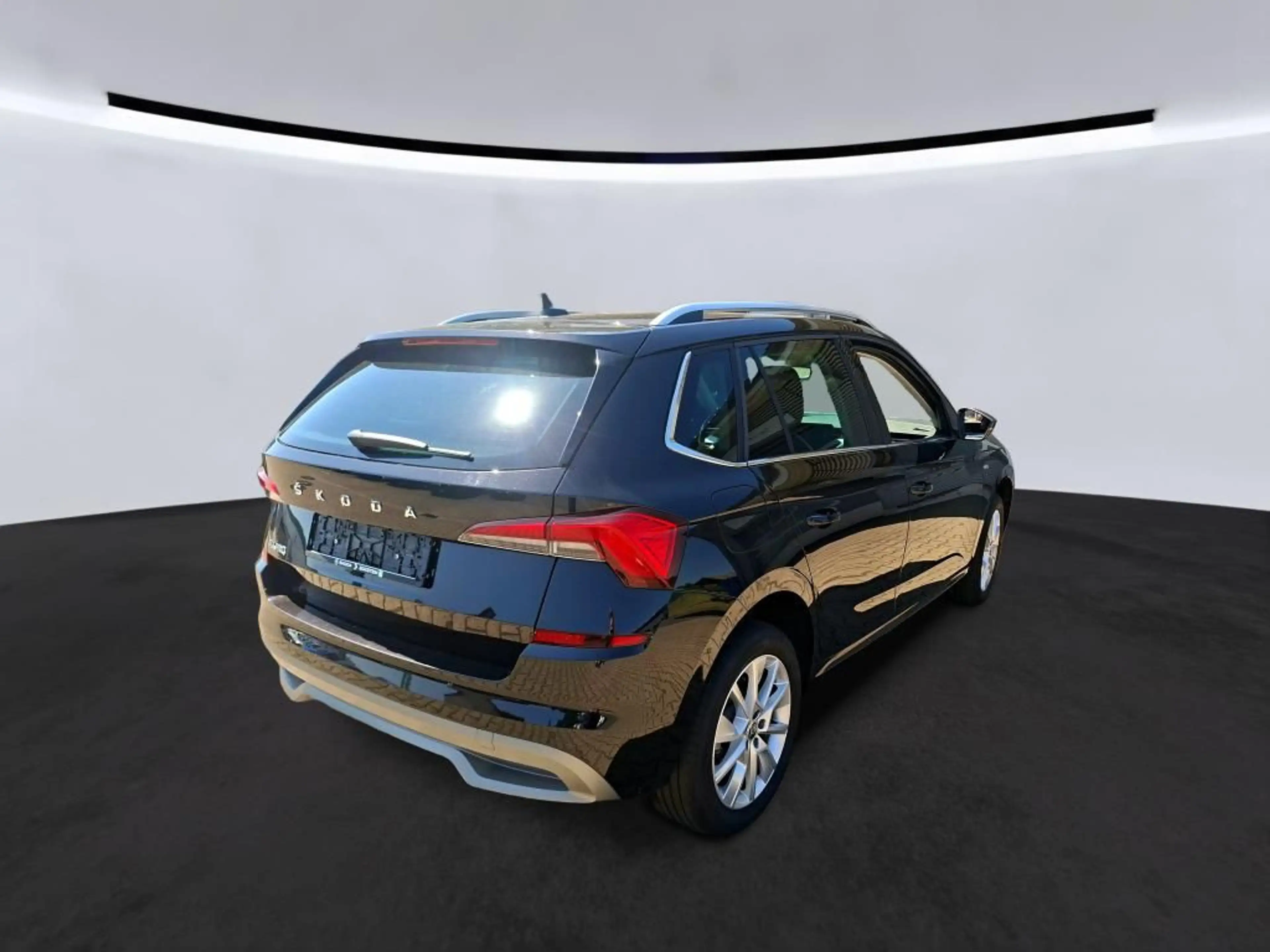 Skoda Kamiq 1.0 TSI DSG Tour Navi LED Smart Link SHZ — photo 3