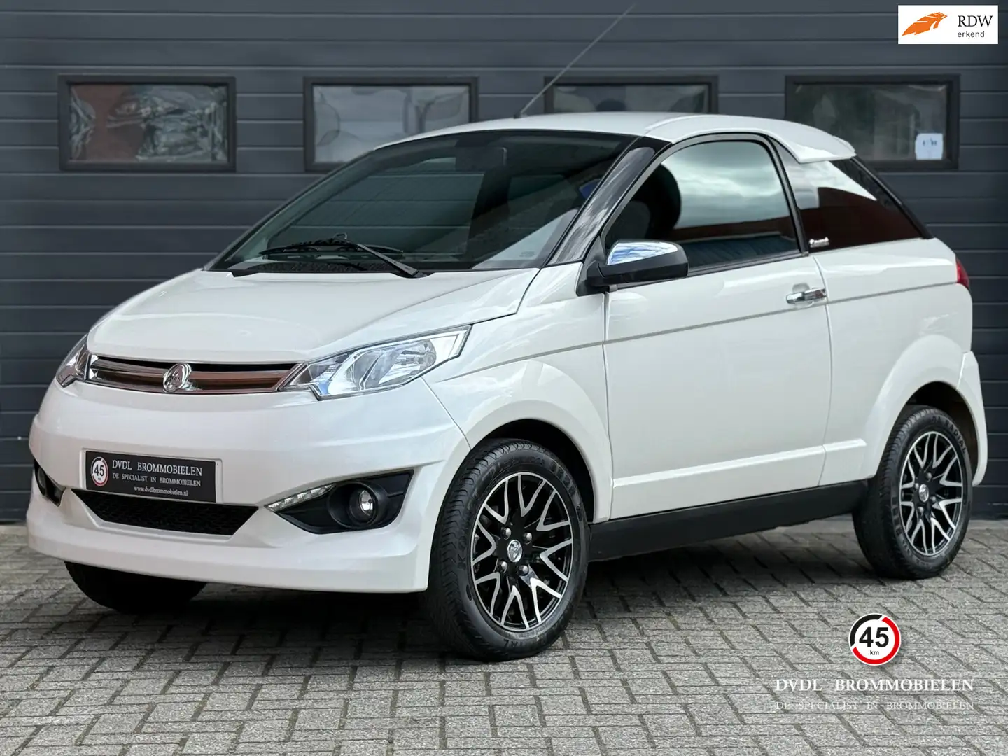 Aixam Coupe Premium Brommobiel 2016 1e eig 7400km NIEUWSTAAT Wit - 1