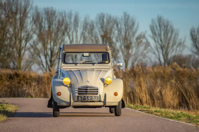 Citroen 2CV 4