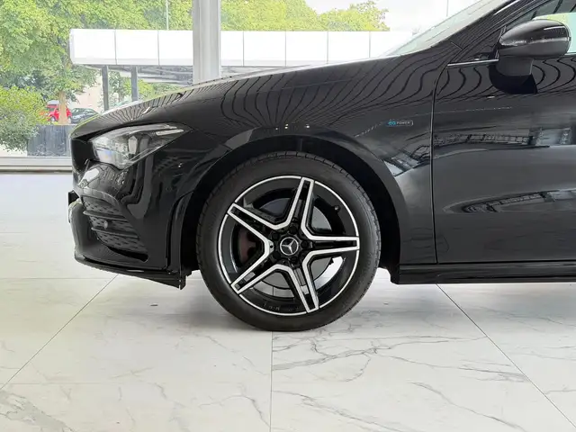 Mercedes-Benz CLA view 5