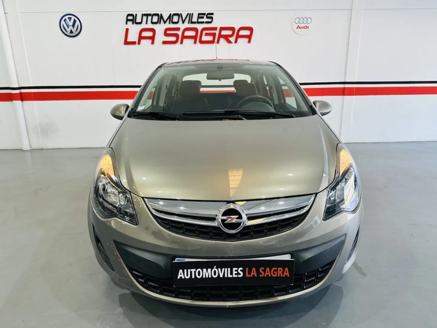 Opel Corsa 1.2 Expression S&S Beige - 2