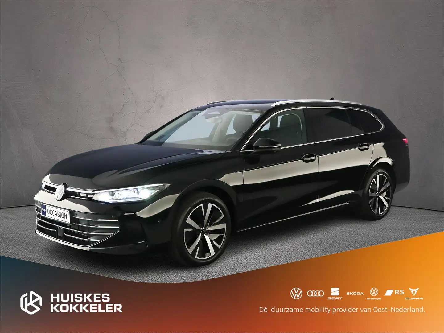 Volkswagen Passat Variant Business 1.5 eTSI 150pk DSG Automaat Trekhaak, 360 Zwart - 1