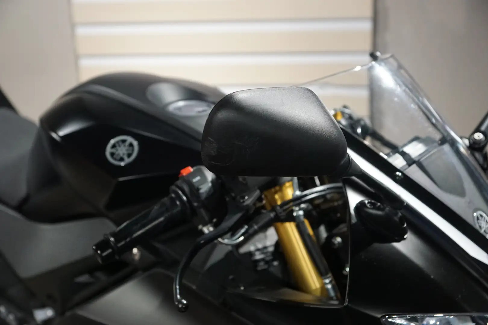 Yamaha YZF-R125 Schwarz - 2