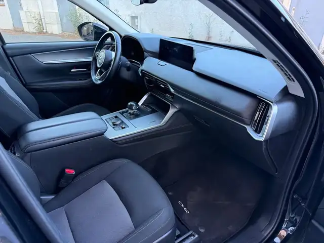 Mazda CX-60 view 10