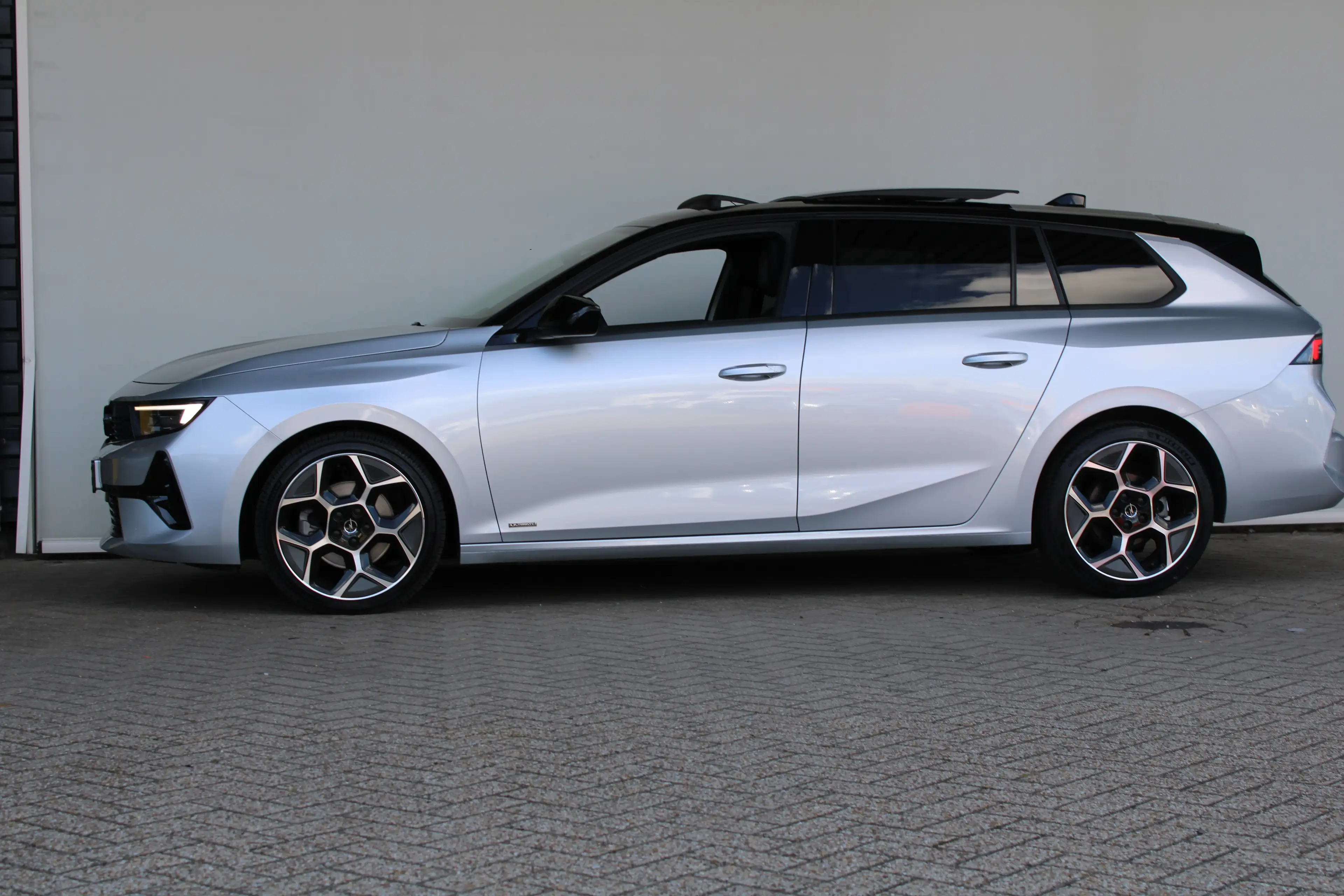 Opel Astra Sports Tourer 1.2 Ultimate | Afneembare trekhaak | — photo 8