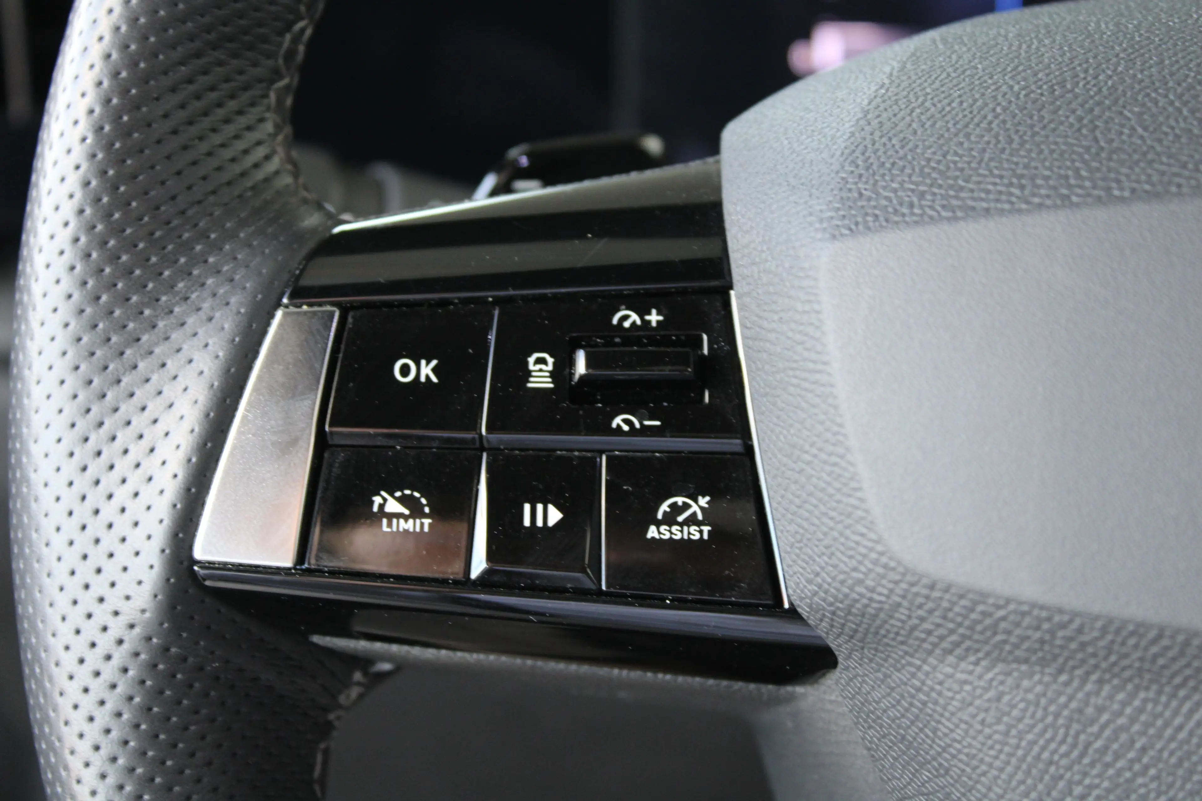 Opel Astra Sports Tourer 1.2 Ultimate | Afneembare trekhaak | — photo 20