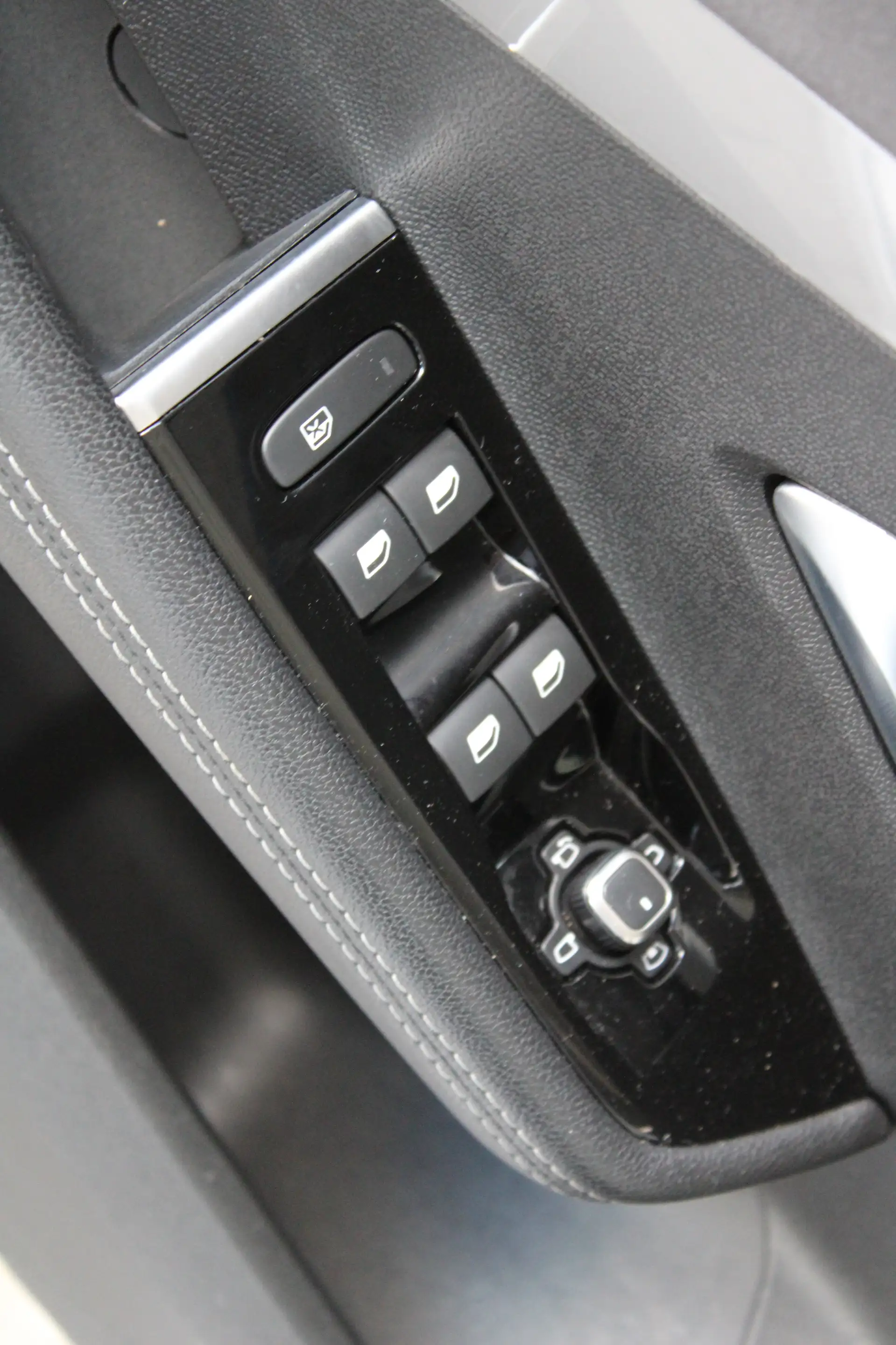 Opel Astra Sports Tourer 1.2 Ultimate | Afneembare trekhaak | — photo 18
