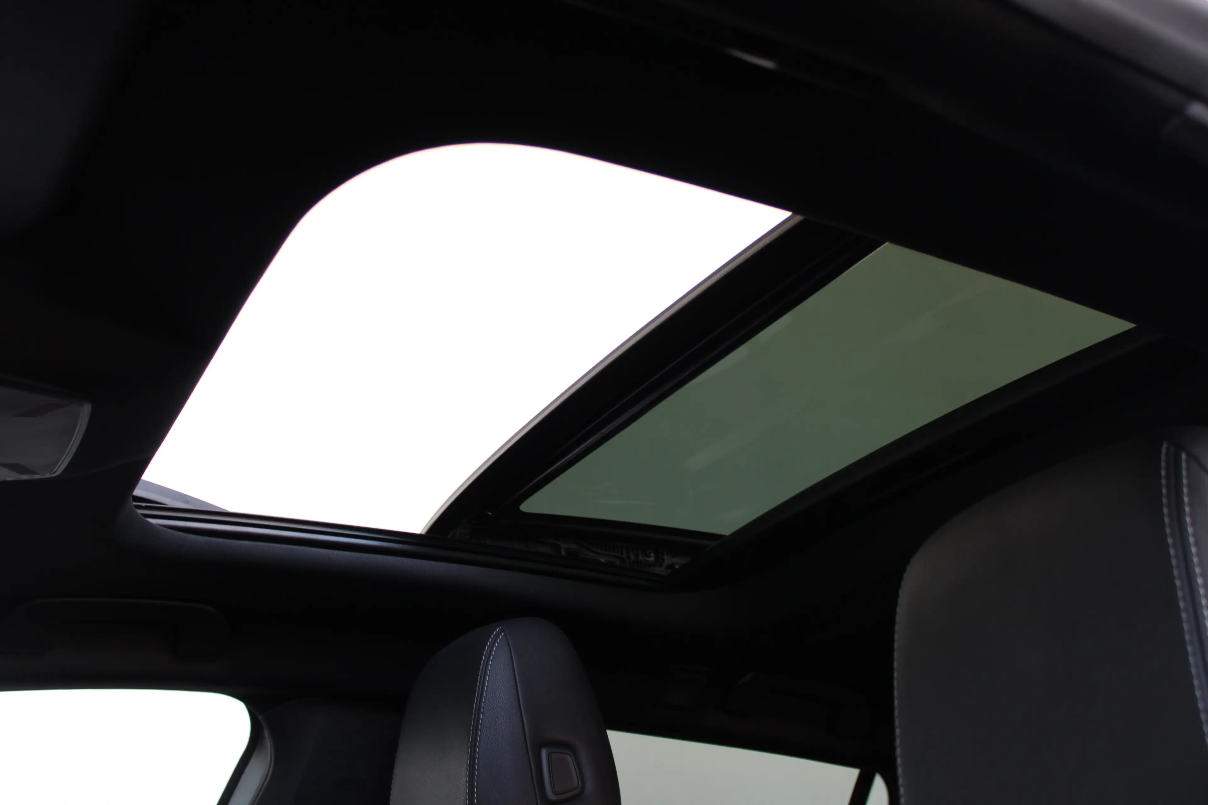 Opel Astra Sports Tourer 1.2 Ultimate | Afneembare trekhaak | — photo 30