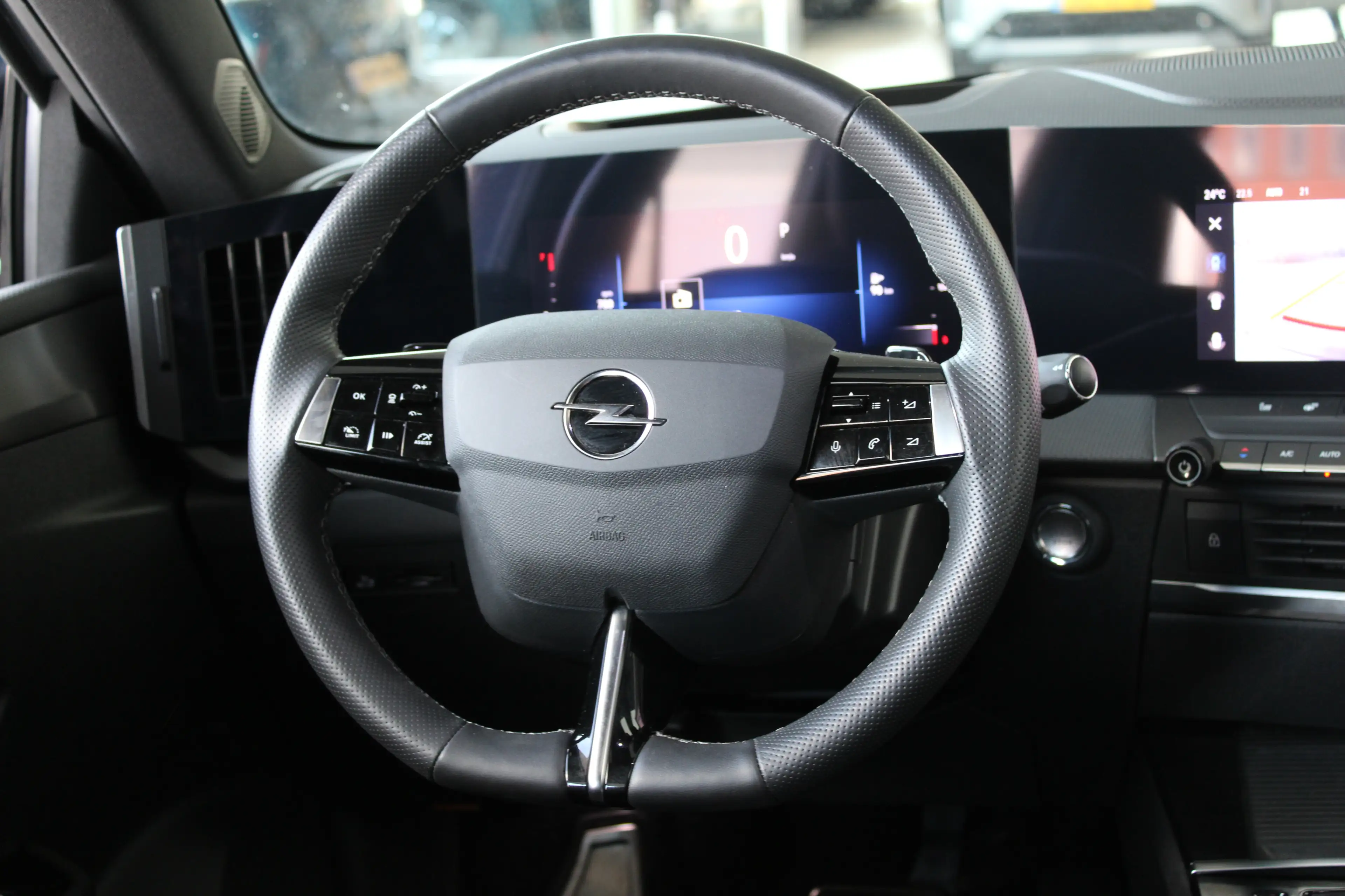 Opel Astra Sports Tourer 1.2 Ultimate | Afneembare trekhaak | — photo 17