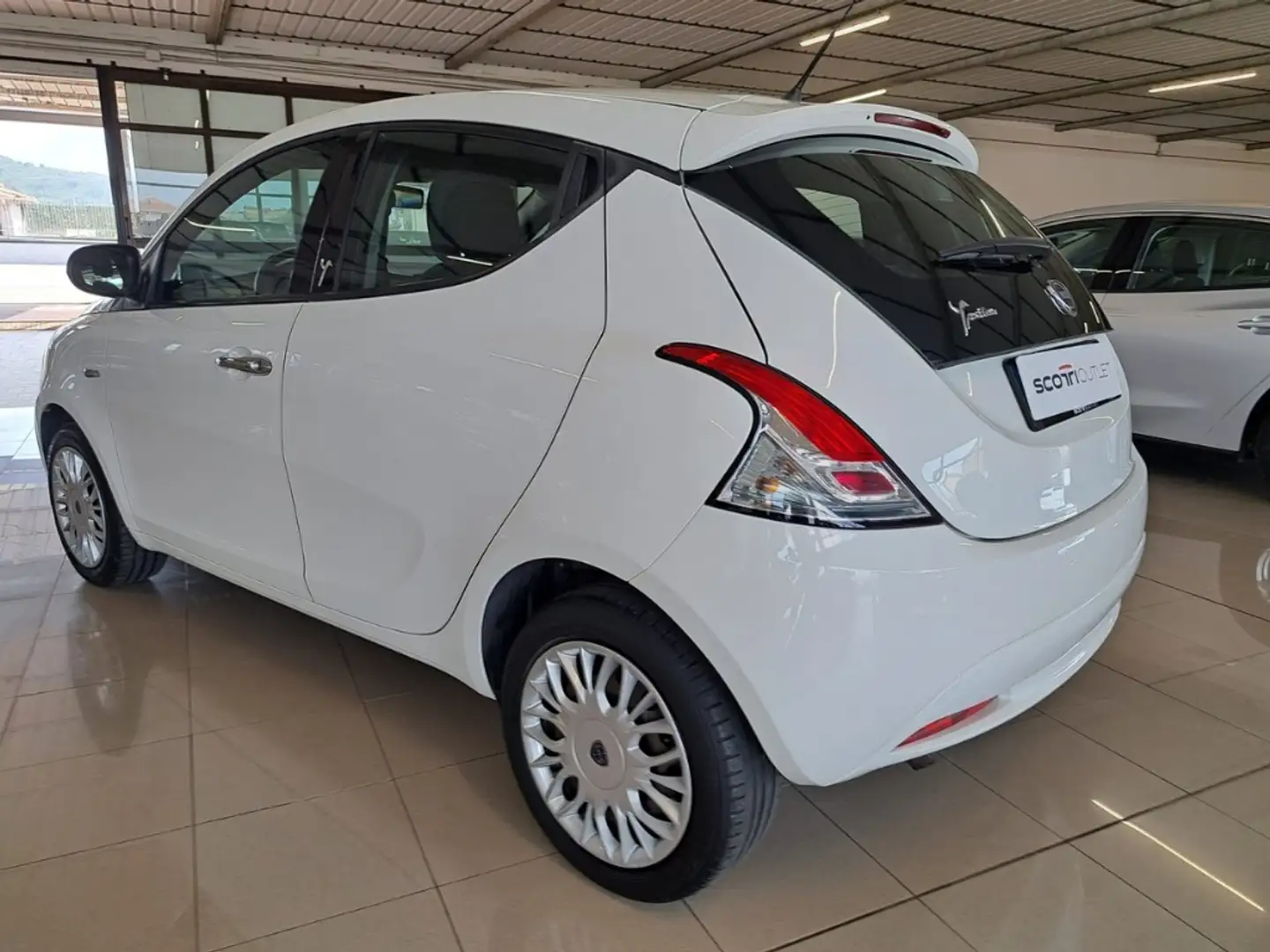 Lancia Ypsilon 5 Porte 1.2  Silver Bianco - 2