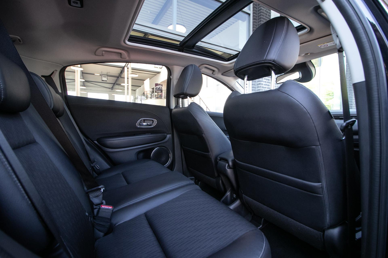 Honda HR-V 1.5 i-VTEC Executive | Pano dak | Trekhaak | Camer — photo 7