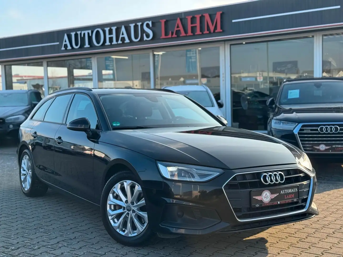 Audi A4 Avant 40TDI S-TRONIC*1-HAND*AHK*PDC*DAB*LED* Schwarz - 1