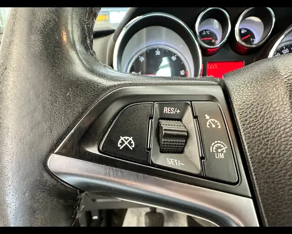 Opel Astra view 9