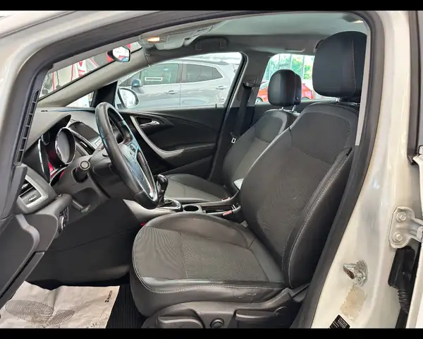 Opel Astra view 11