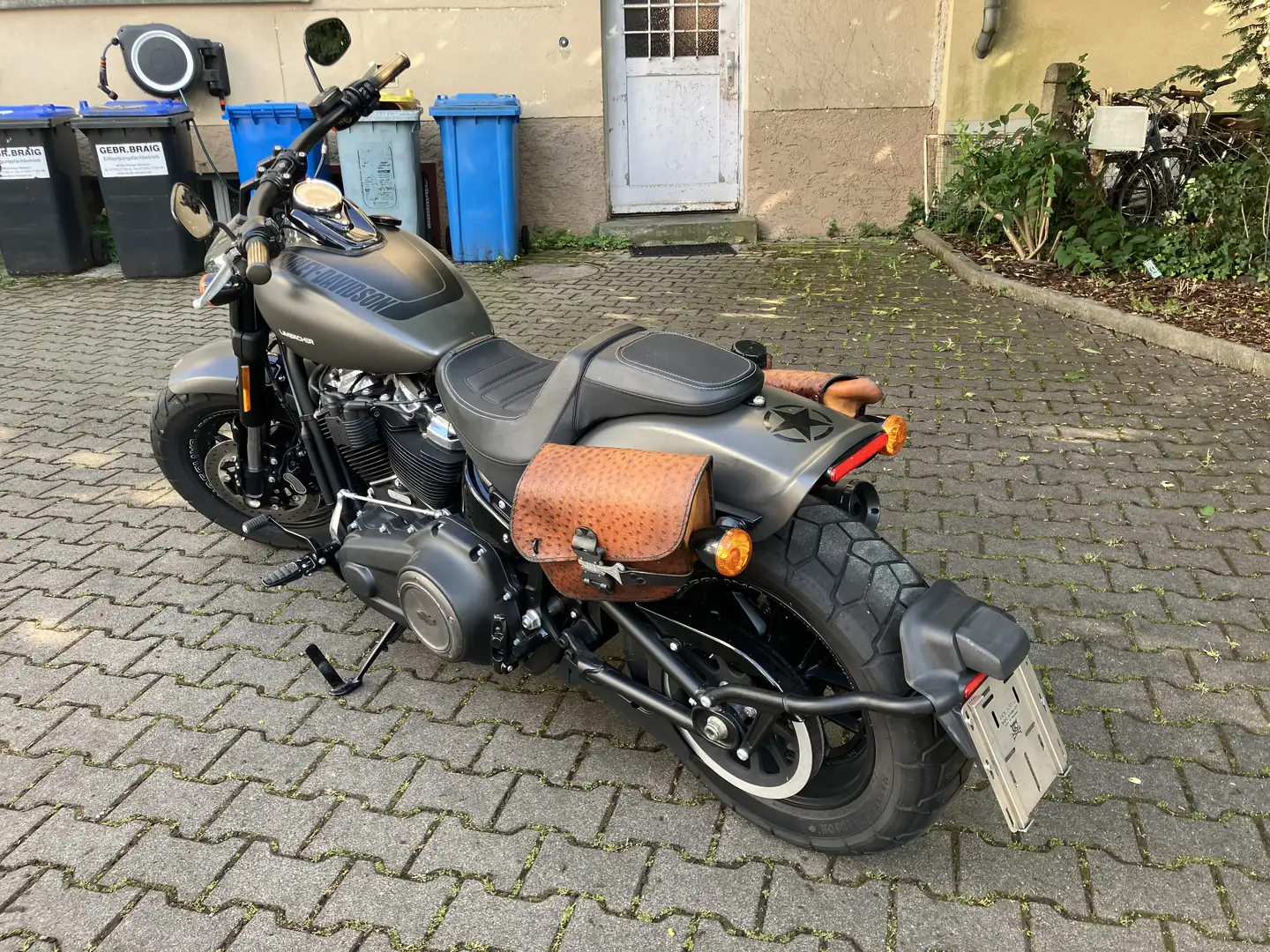 Harley-Davidson Fat Bob 114 S&S Auspuff Satteltaschen Garantie 02.26 Grijs - 2