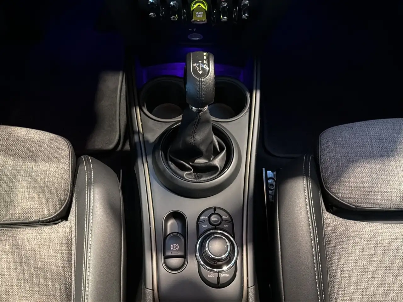 MINI Cooper SE Countryman Cooper SE ALL4 Countryman HEAD-UP PANO RFK HIFI 13