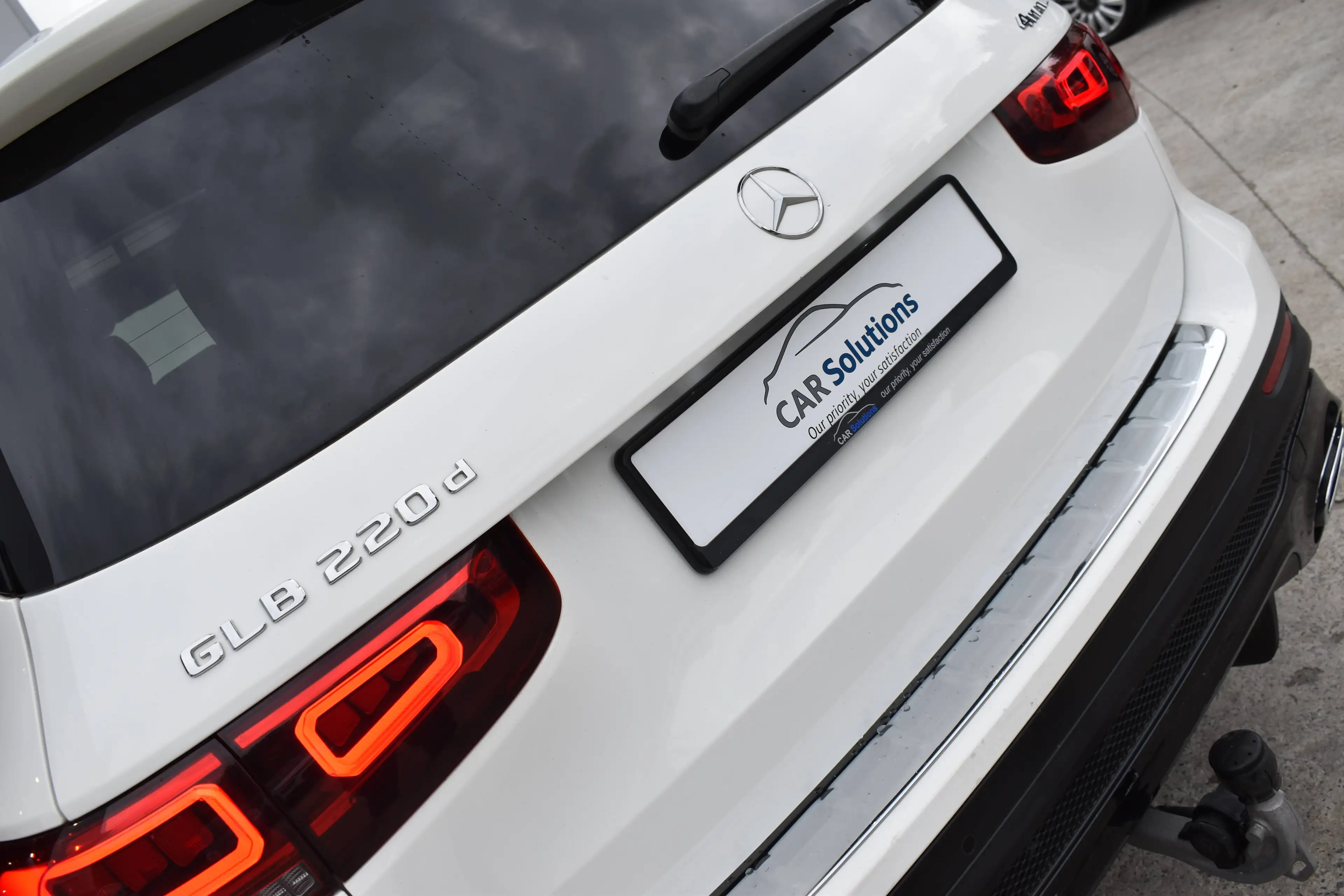 Mercedes-Benz GLB 220 d 4-Matic Pack AMG - Pano Full Options *7 Places* — photo 4
