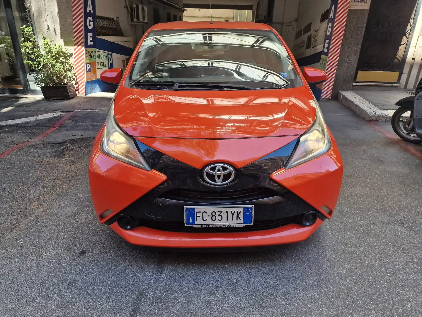 Toyota Aygo 1.0 X-Cite benzina euro 6 ok neopatentati Narancs - 1