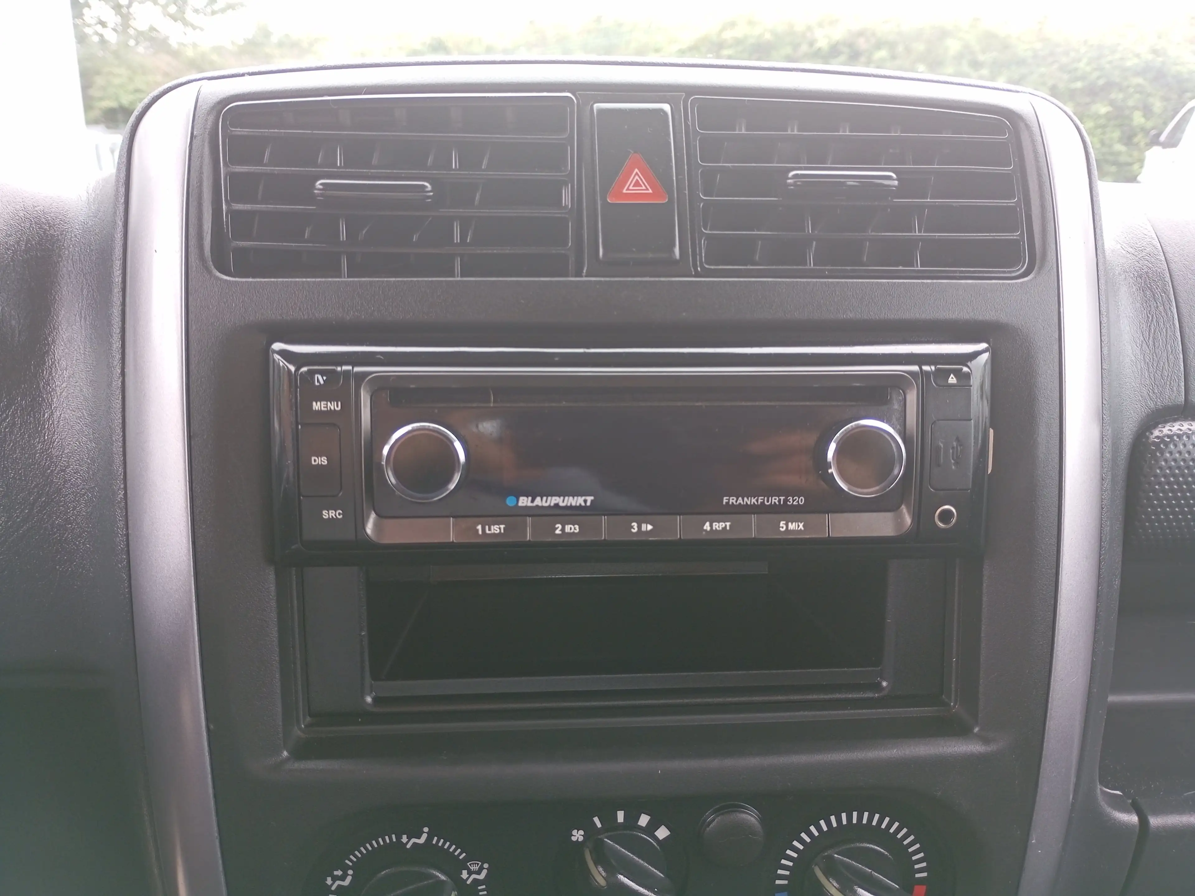 Suzuki Jimny Club 1.4 4x4 / AHK — photo 12