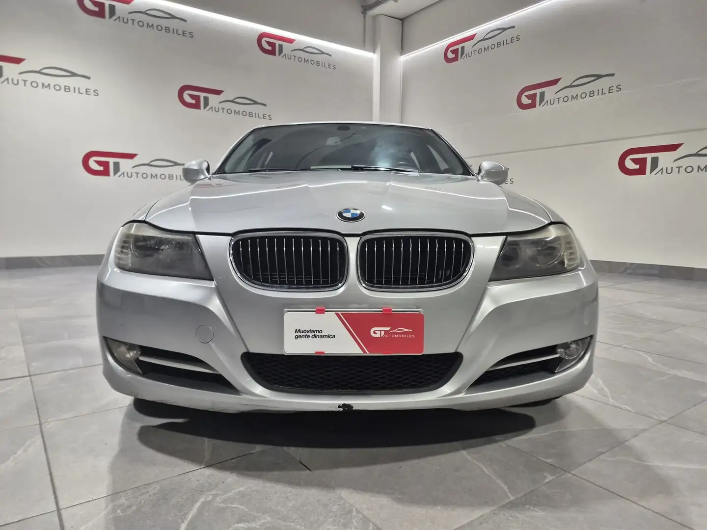 BMW 318 Serie 3 E91 Touring 318d  2.0 Attiva 143cv Silber - 2