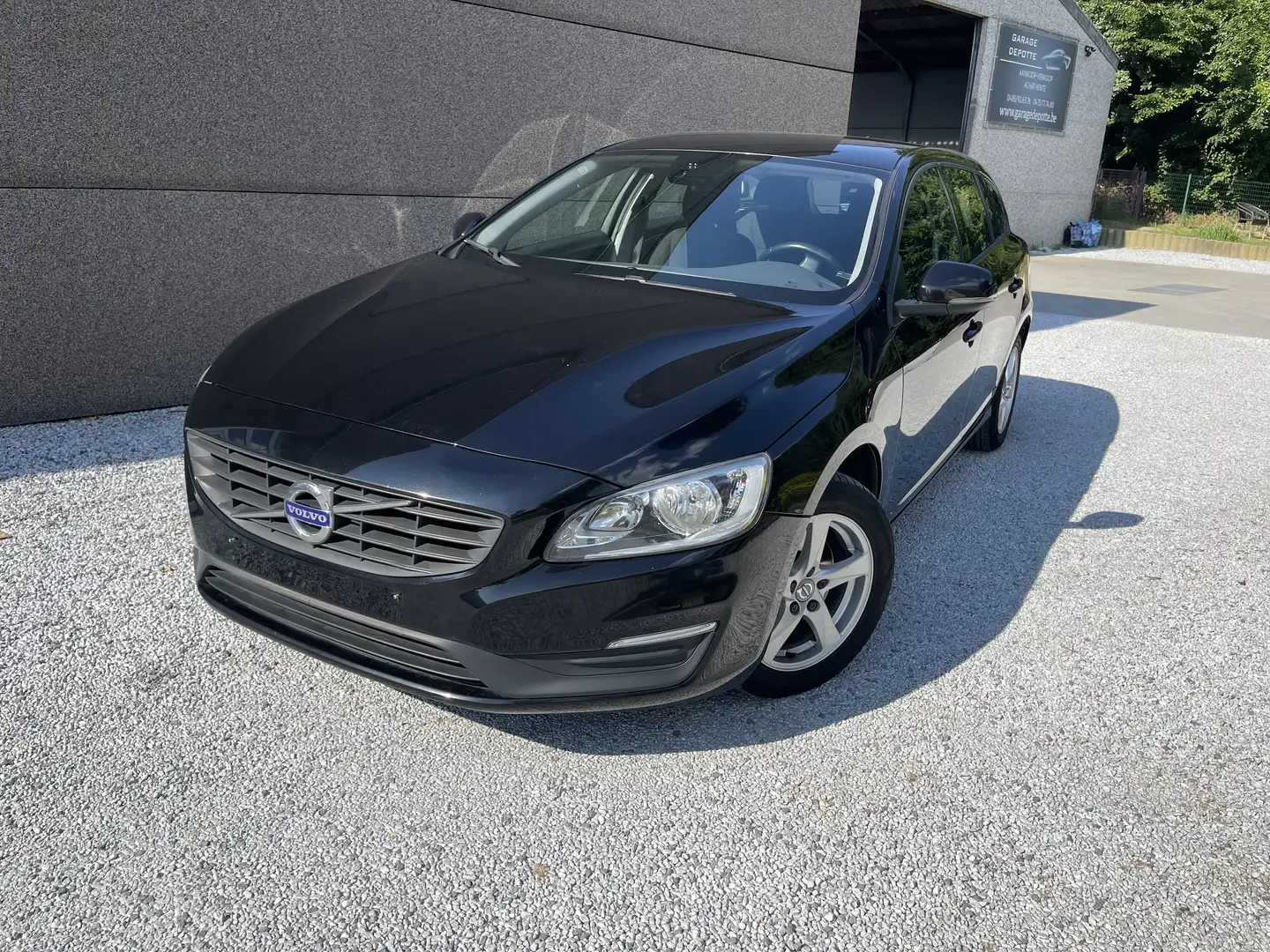 Volvo V60 V60 2.0 D2 Kinetic Noir - 1