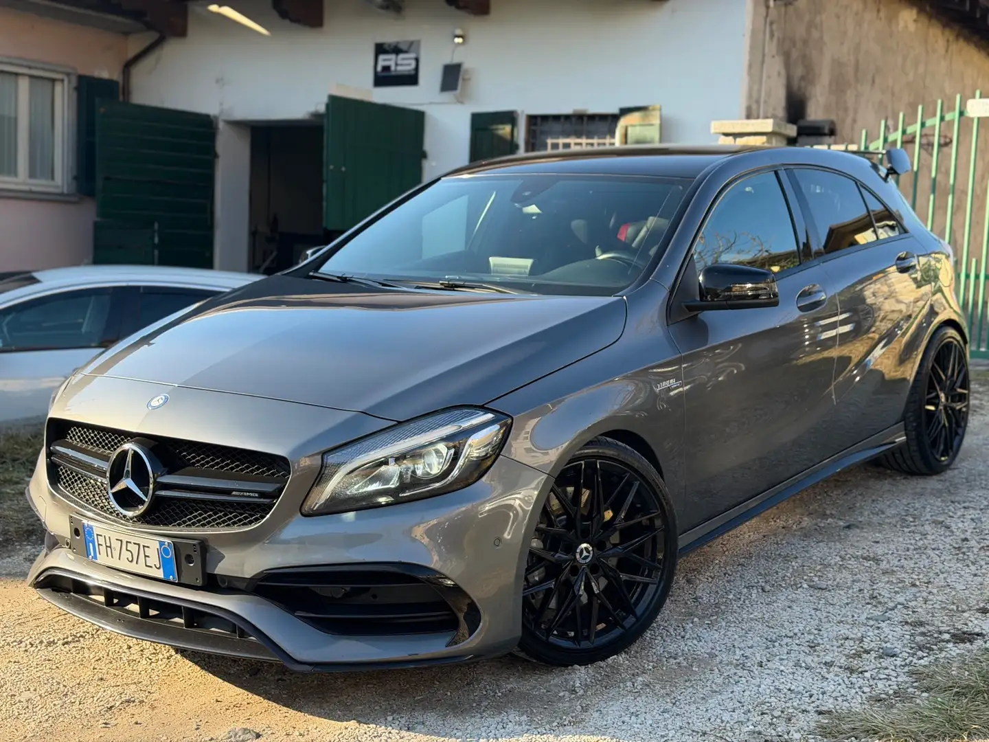 Mercedes-Benz A 45 AMG A 45 AMG 4Matic Automatic Grau - 2