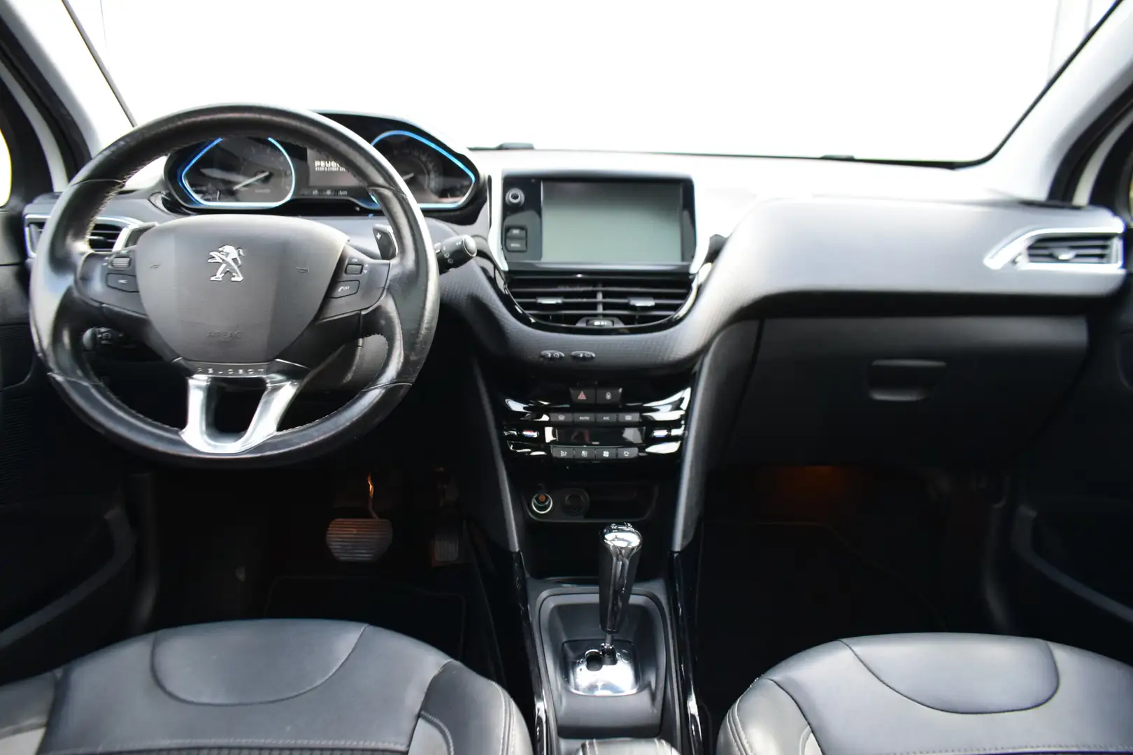 Peugeot 2008 1.2 PureTech Allure Automaat Pano/dak Priv/Glass N Weiß - 2