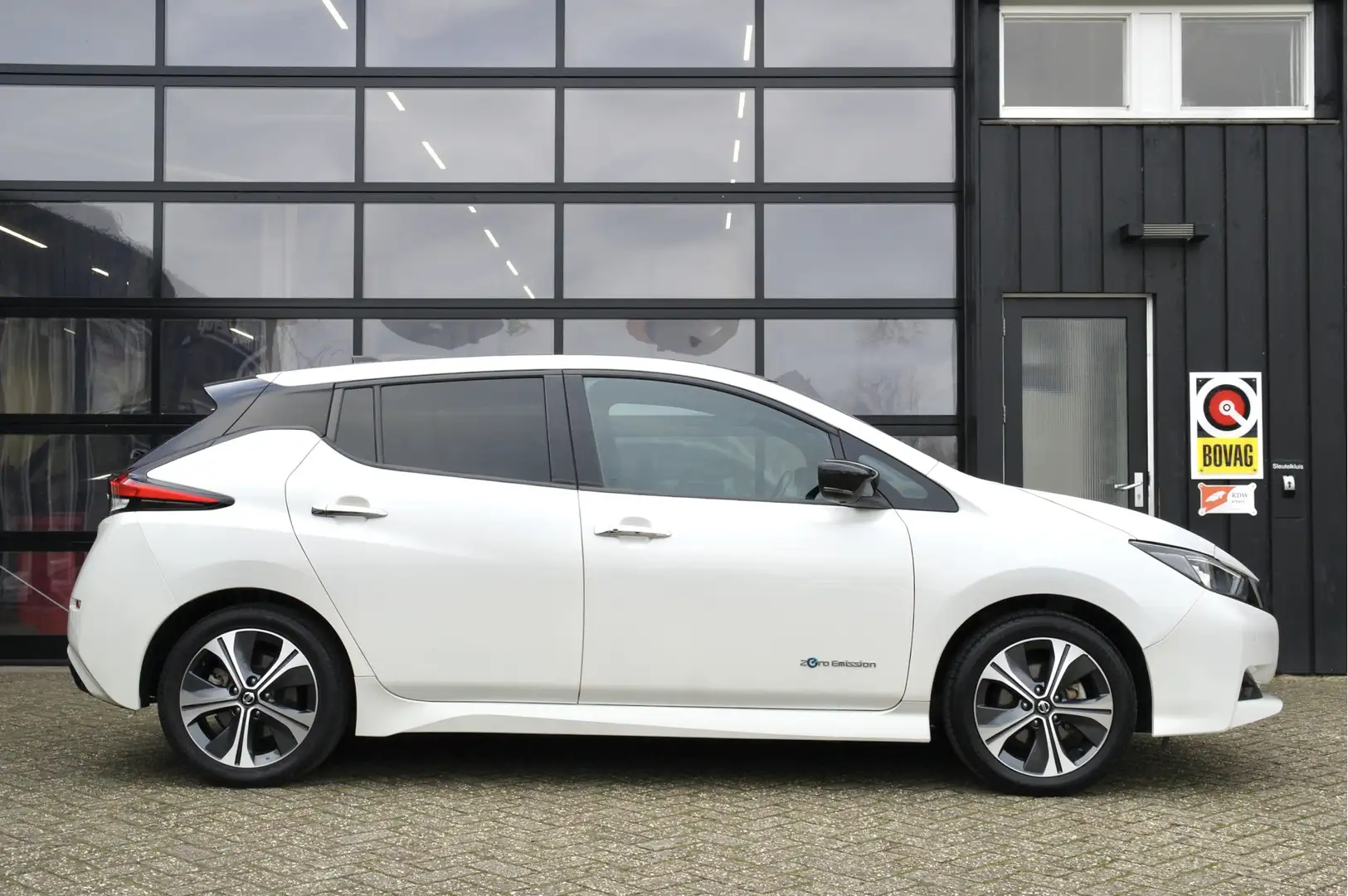 Nissan Leaf Tekna 40 kWh | NL-Auto | 360 Camera | Leder | Bose Wit - 2