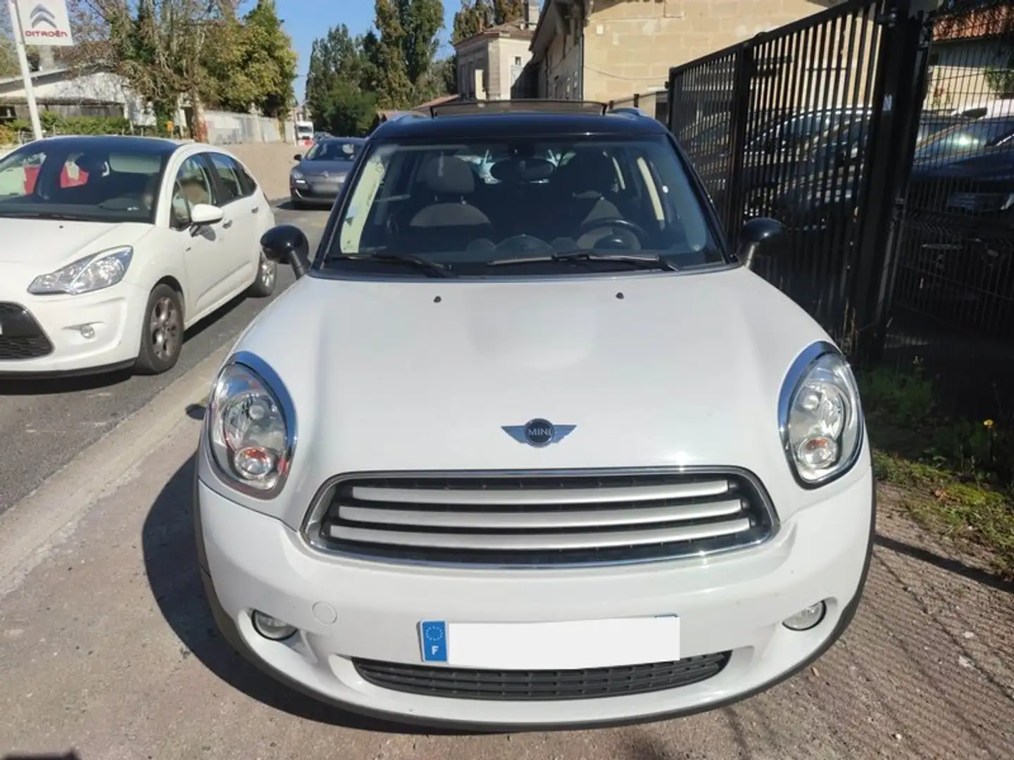 MINI Cooper Countryman COOPER D BV6 S&S BLANC TOIT NOIR TOE PANO GPS … Bílá - 2