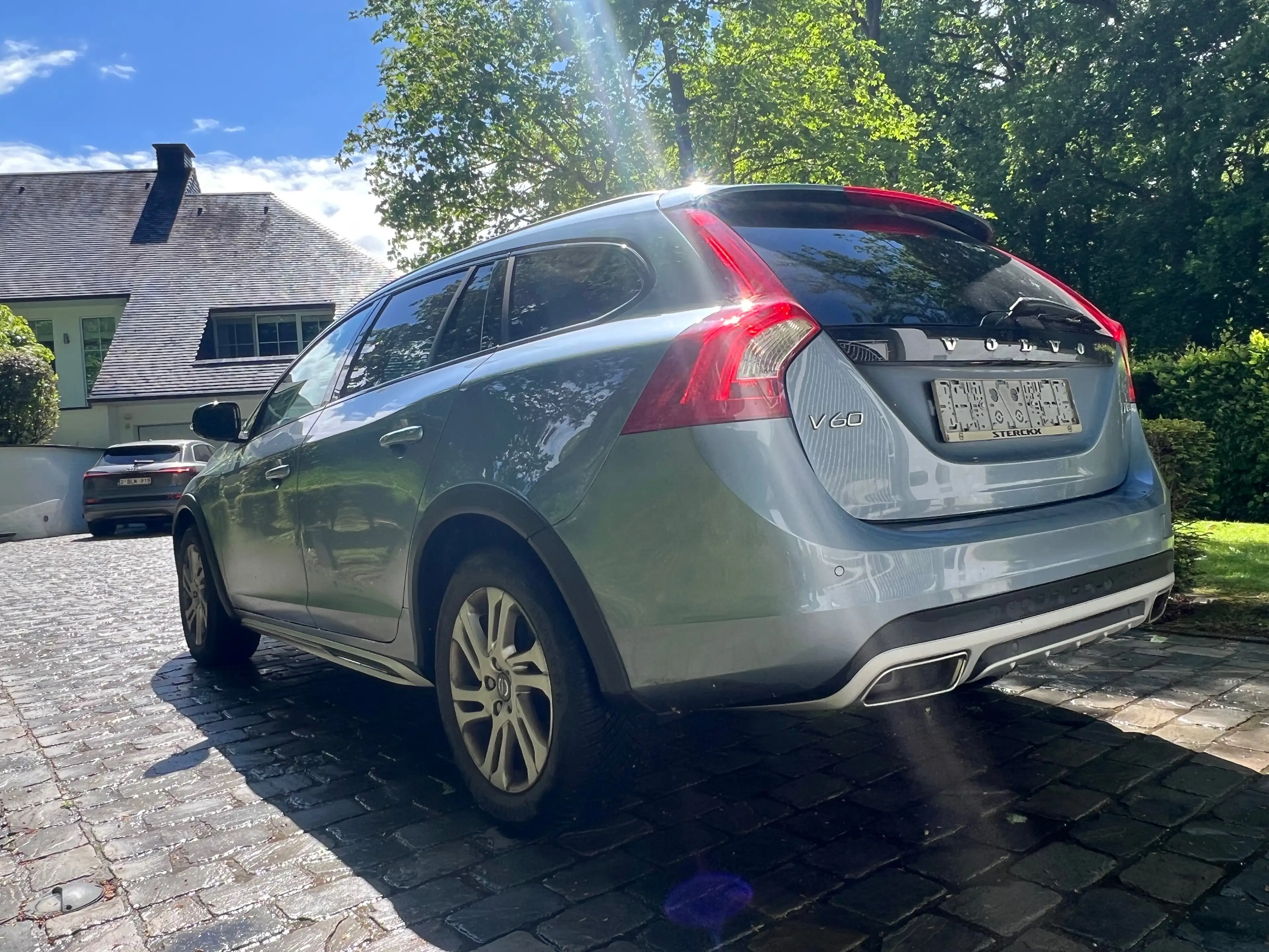 Volvo V60 Cross Country V60 Cross Country 2.0 D3 Kinetic Geartronic — photo 9