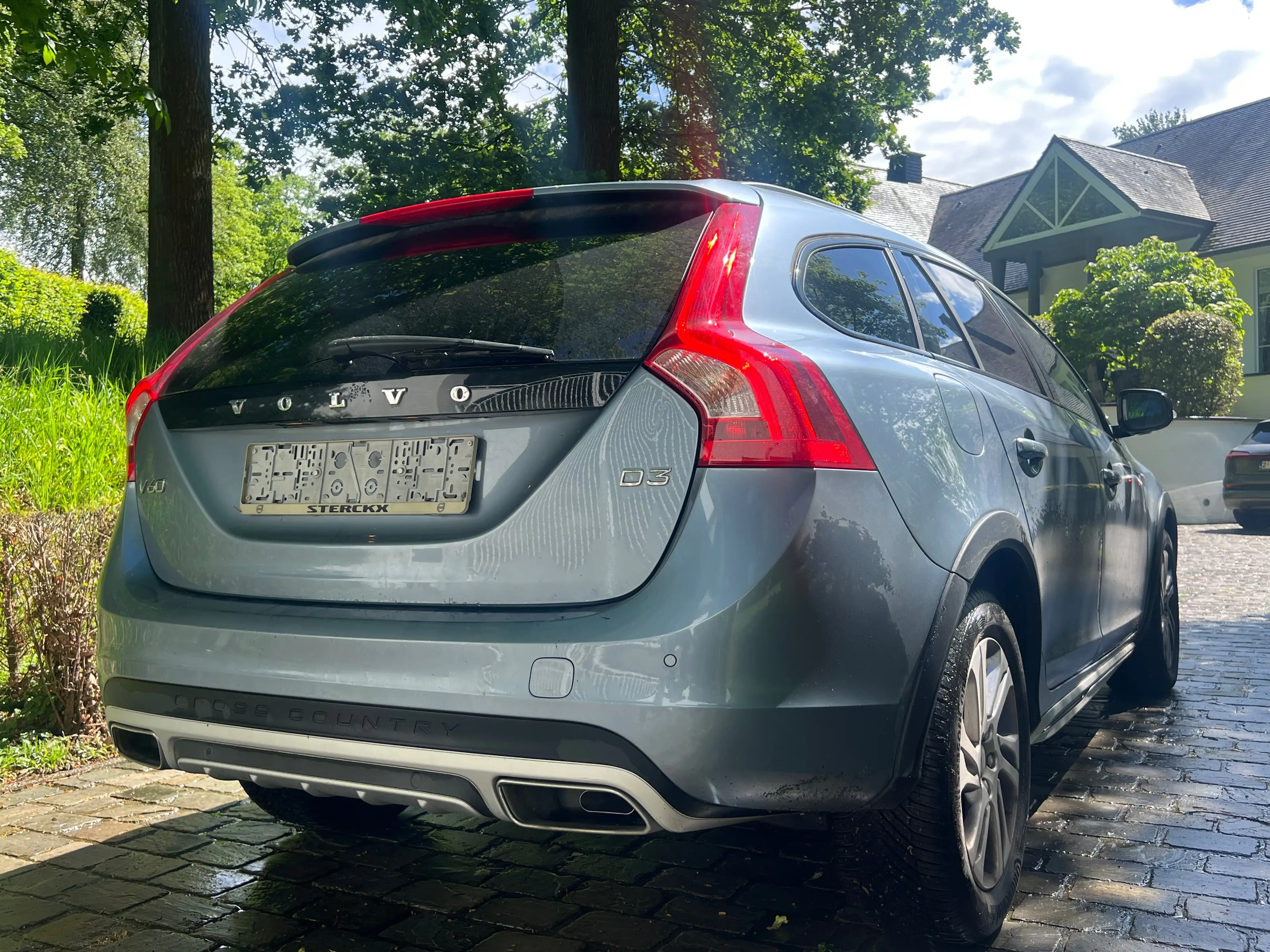 Volvo V60 Cross Country V60 Cross Country 2.0 D3 Kinetic Geartronic — photo 6
